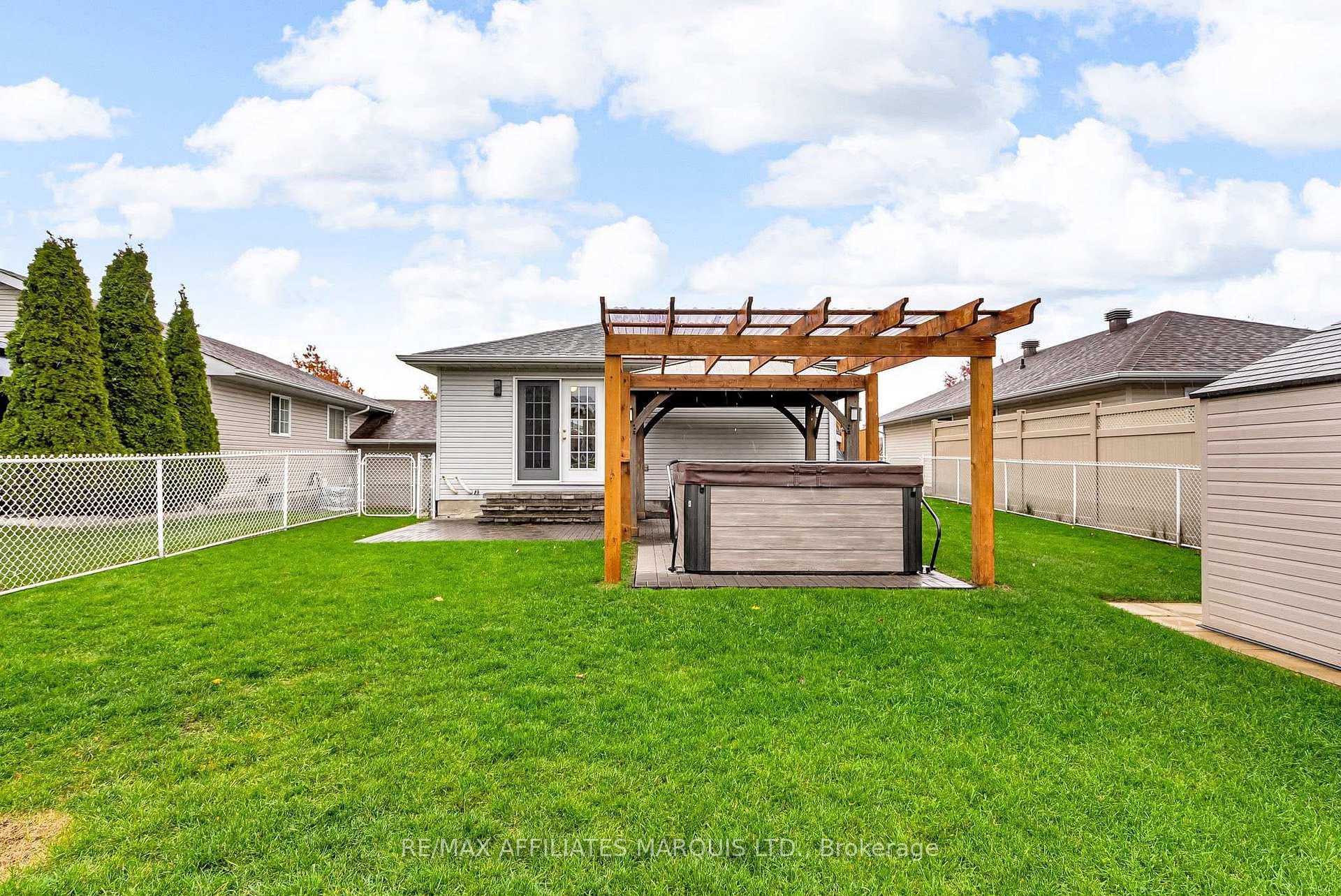 Photo 36 of 296 Northwoods Crescent, Cornwall — HOMEH