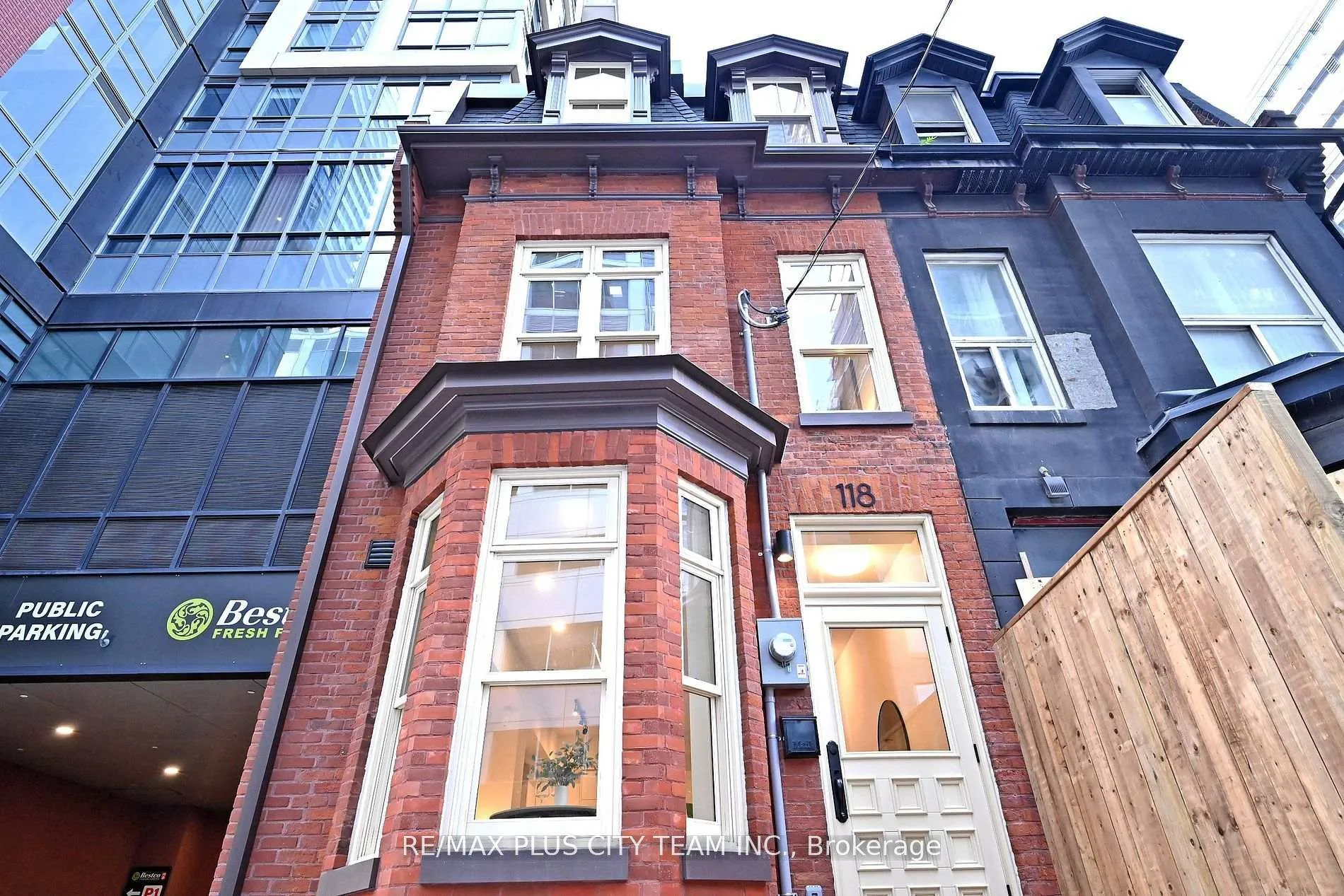 Front of 118 Peter Street