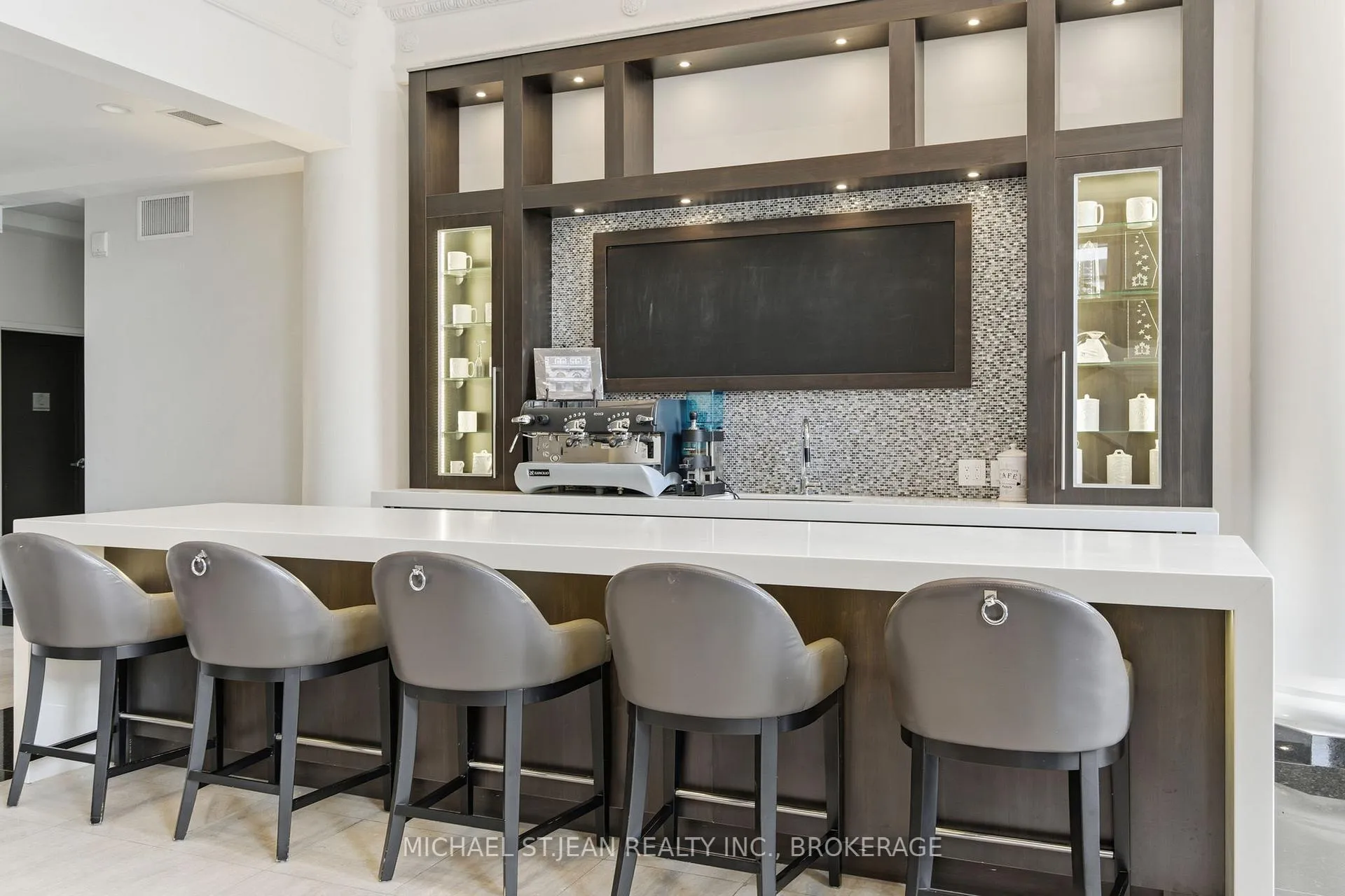 Photo 7 of Unit 916, 118 King Street E, Hamilton, Beasley — HOMEH
