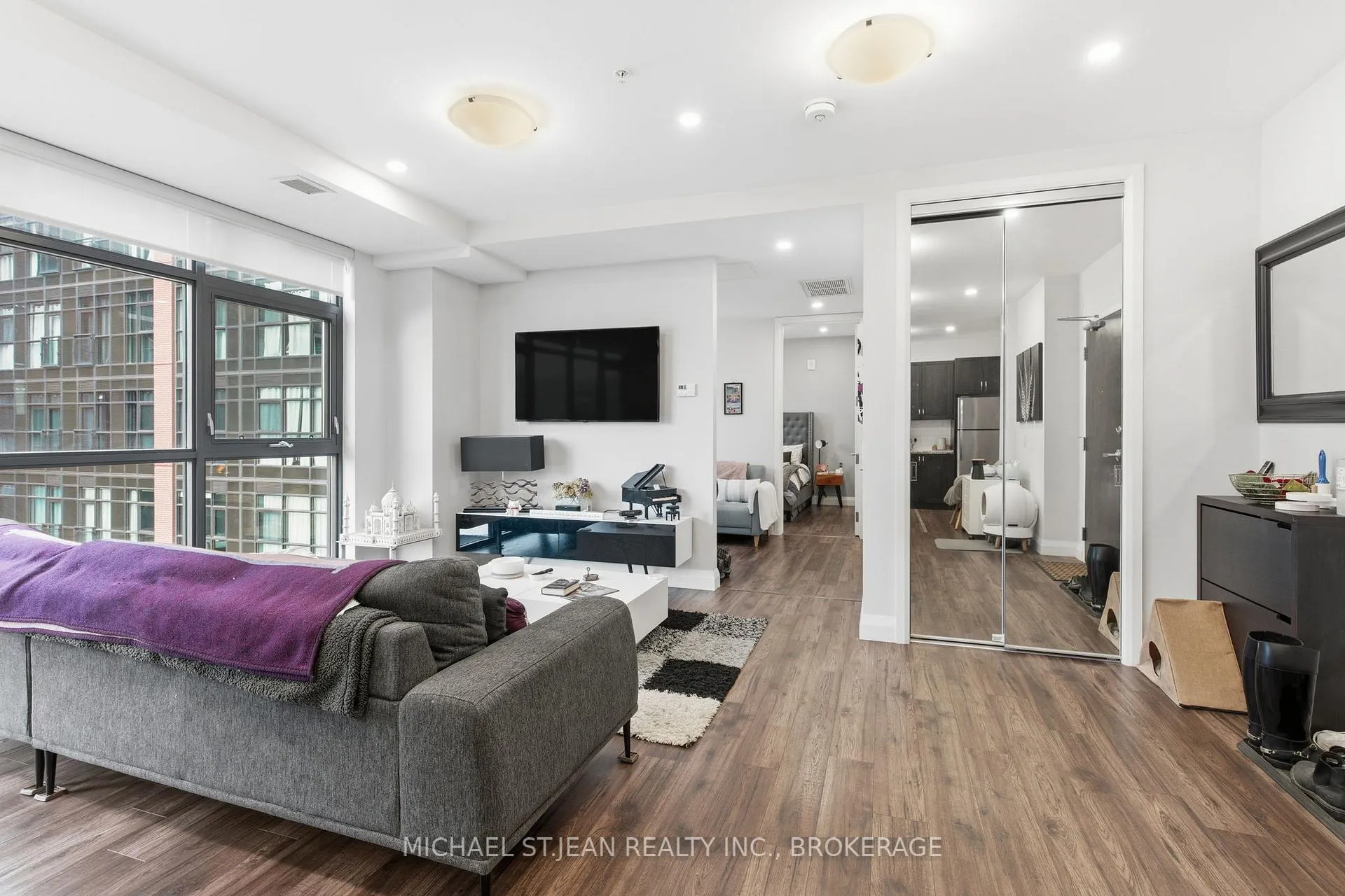 Photo 14 of Unit 916, 118 King Street E, Hamilton, Beasley — HOMEH
