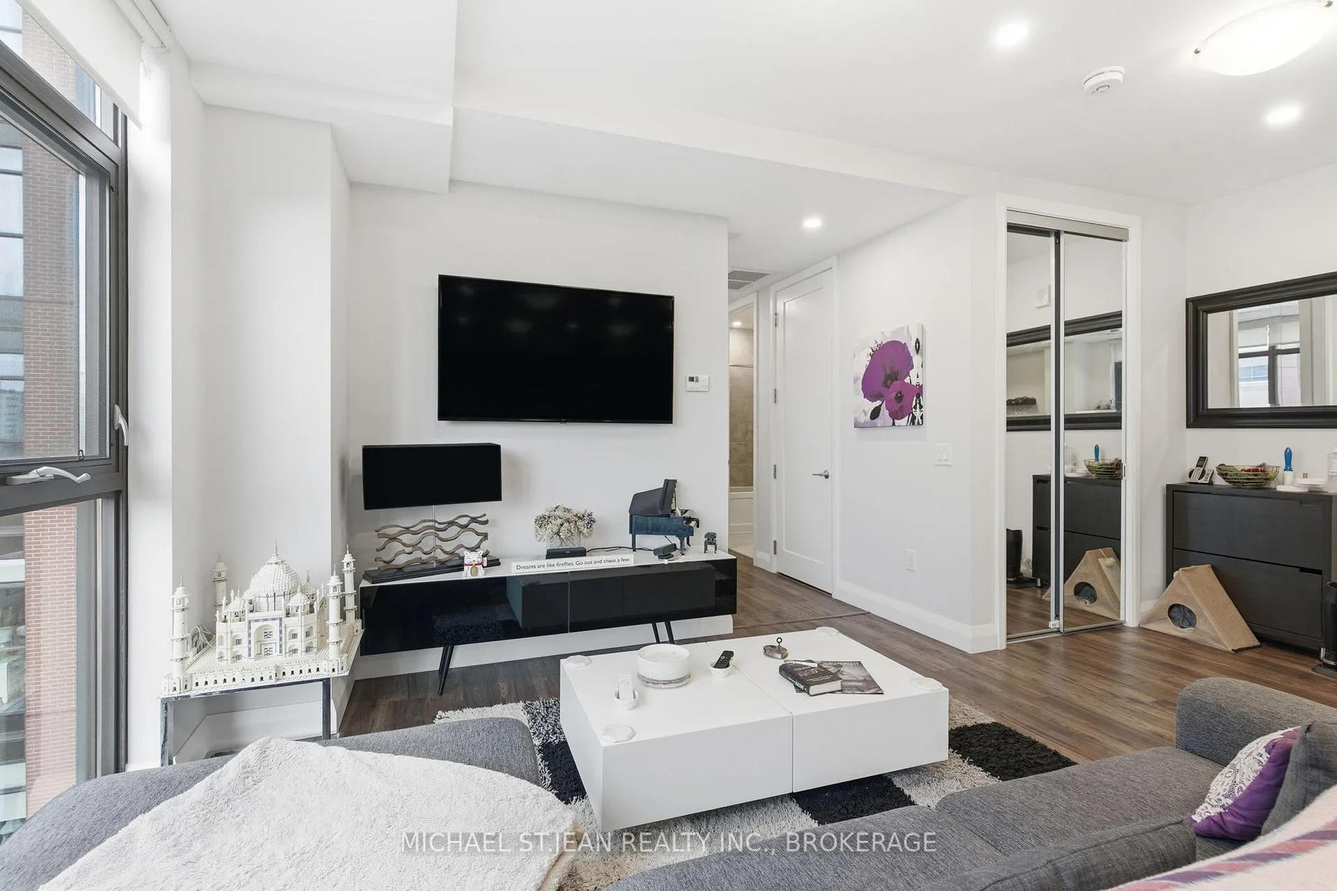 Photo 18 of Unit 916, 118 King Street E, Hamilton, Beasley — HOMEH