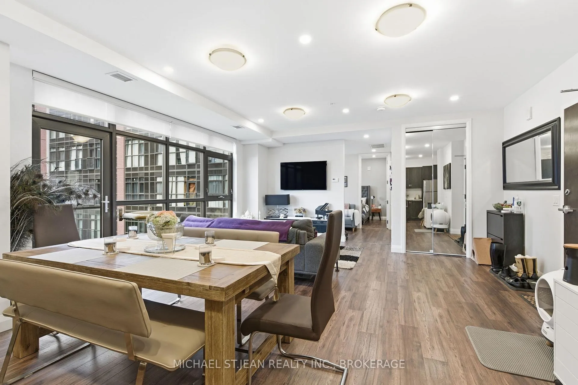 Photo 23 of Unit 916, 118 King Street E, Hamilton, Beasley — HOMEH