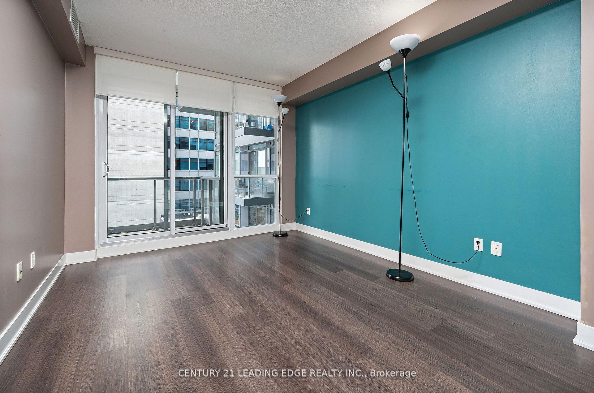 Photo 5 of Unit 506, 30 Roehampton Avenue, Toronto, Mount Pleasant West — HOMEH