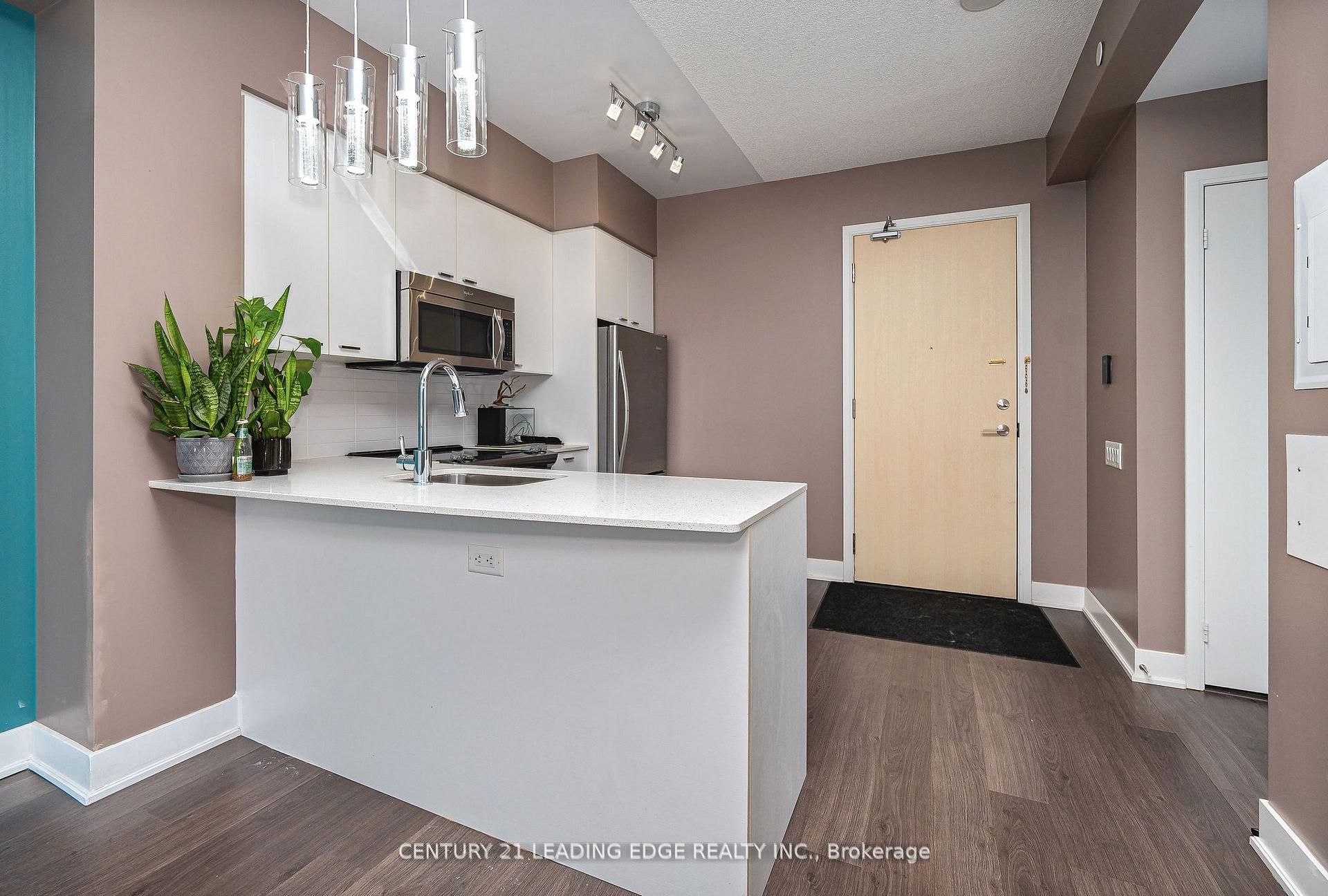 Photo 9 of Unit 506, 30 Roehampton Avenue, Toronto, Mount Pleasant West — HOMEH