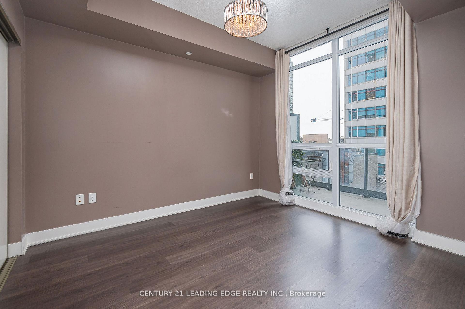Photo 10 of Unit 506, 30 Roehampton Avenue, Toronto, Mount Pleasant West — HOMEH