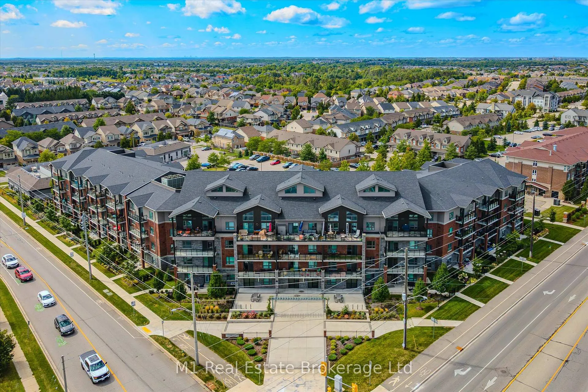 Front of Unit 215, 35 Kingsbury Square