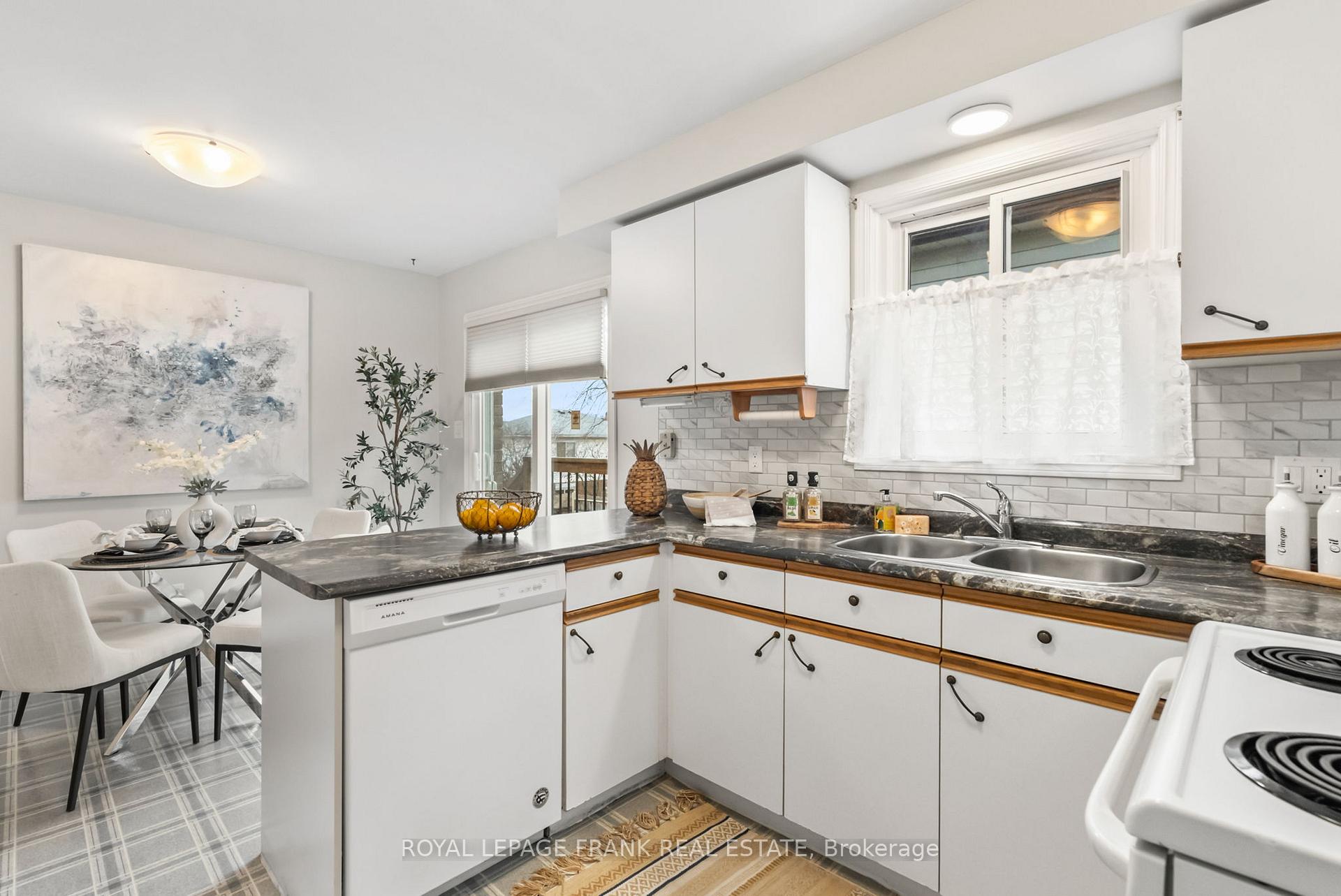 Photo 14 of 13 Mcfeeters Crescent, Clarington, Bowmanville — HOMEH