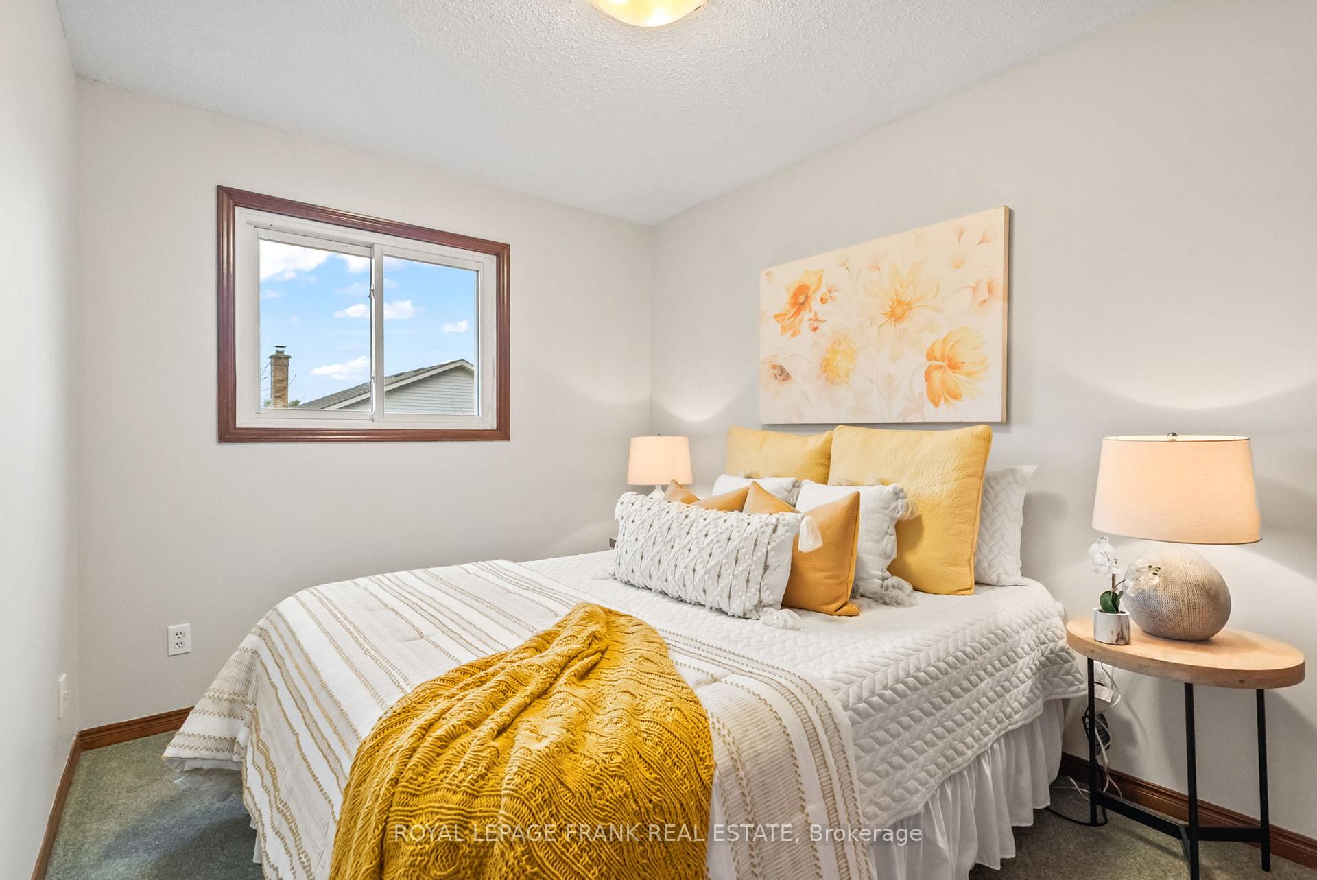 Photo 19 of 13 Mcfeeters Crescent, Clarington, Bowmanville — HOMEH