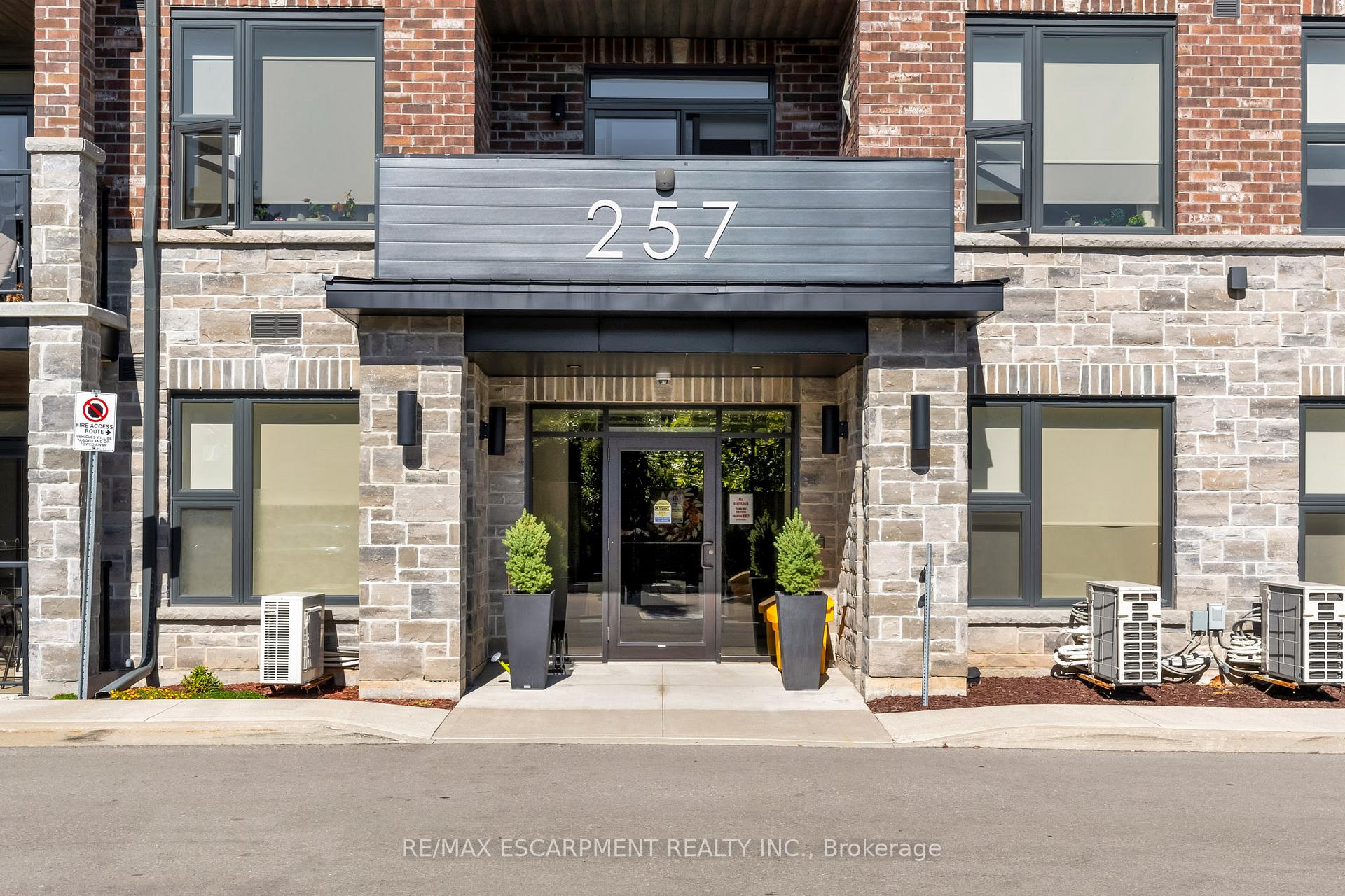 Photo 4 of Unit 209, 257 Millen Road, Hamilton, Stoney Creek — HOMEH