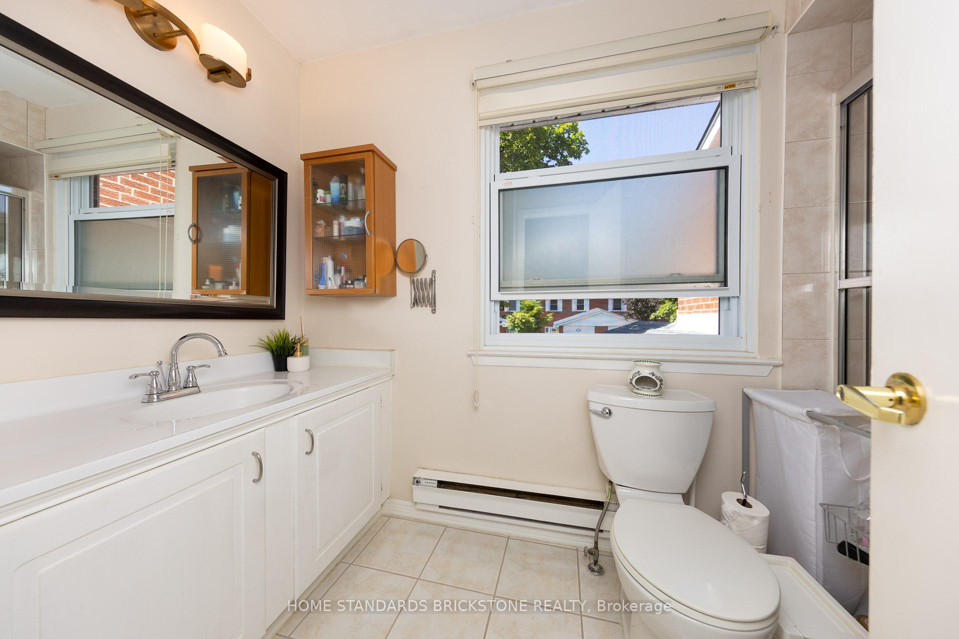 Photo 23 of 11 Reith Way, Markham, Aileen-Willowbrook — HOMEH
