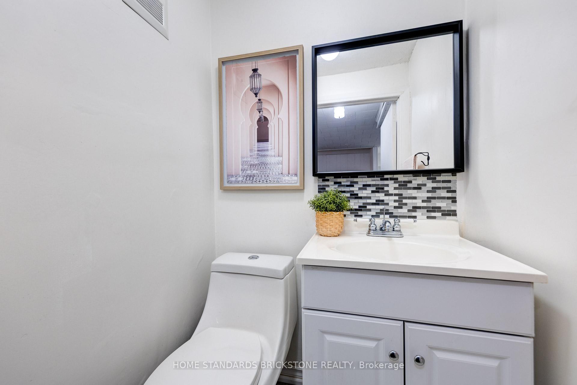 Photo 32 of 11 Reith Way, Markham, Aileen-Willowbrook — HOMEH