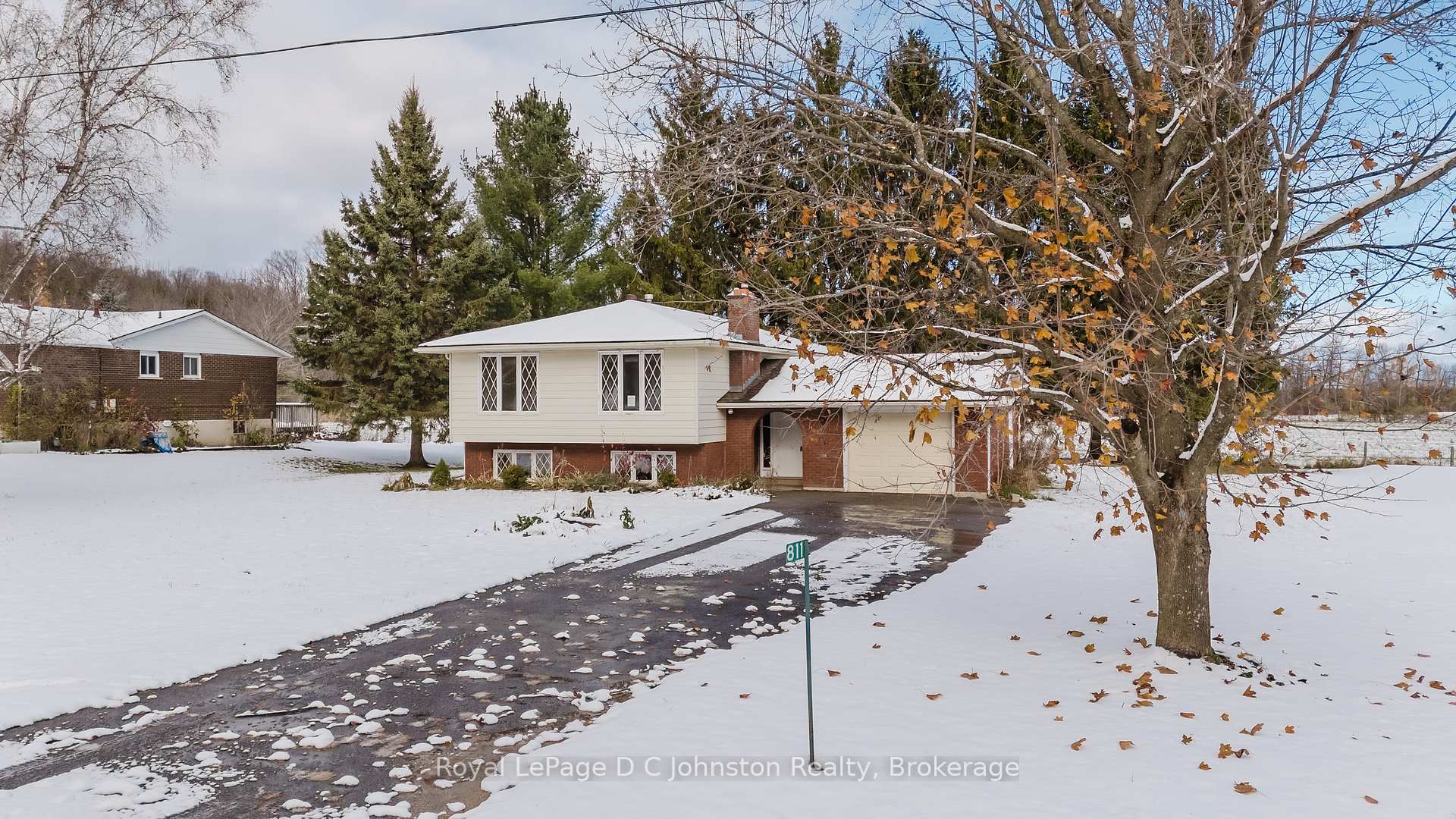 Front of 811 30th Street W