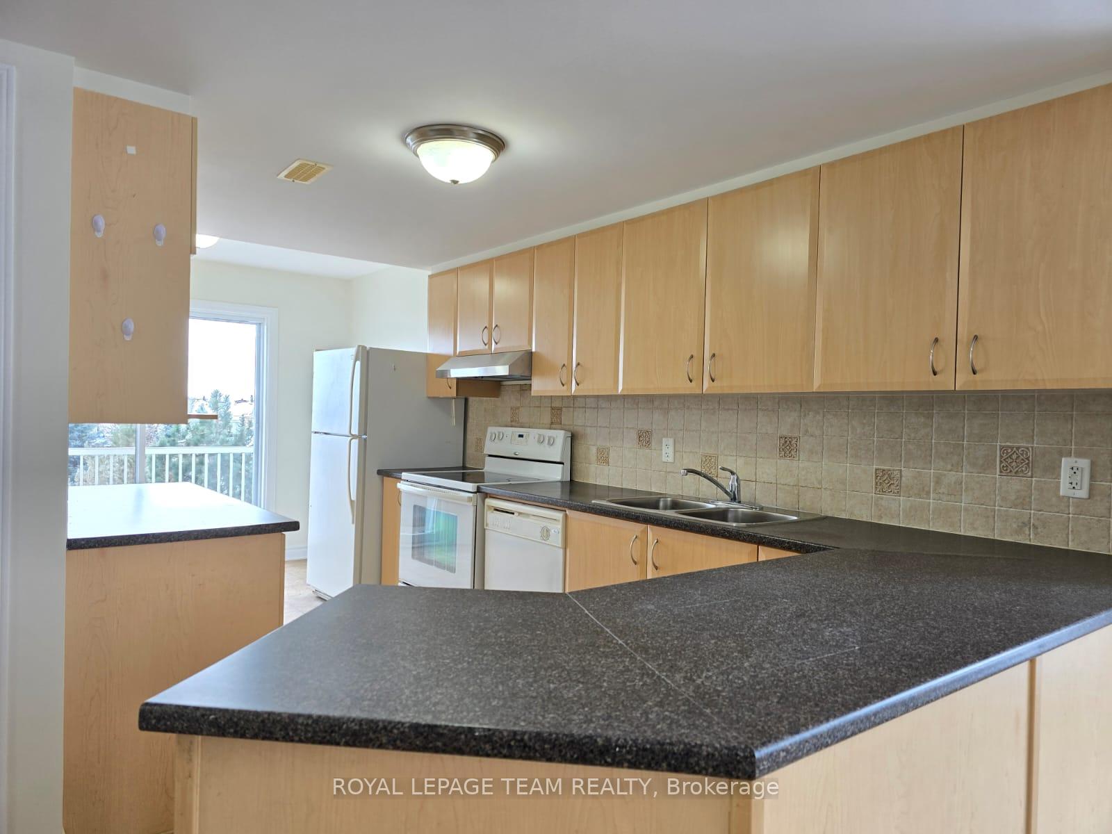 Photo 5 of Unit B, 592 Chapman Mills Drive, Ottawa, Barrhaven - Strandherd — HOMEH