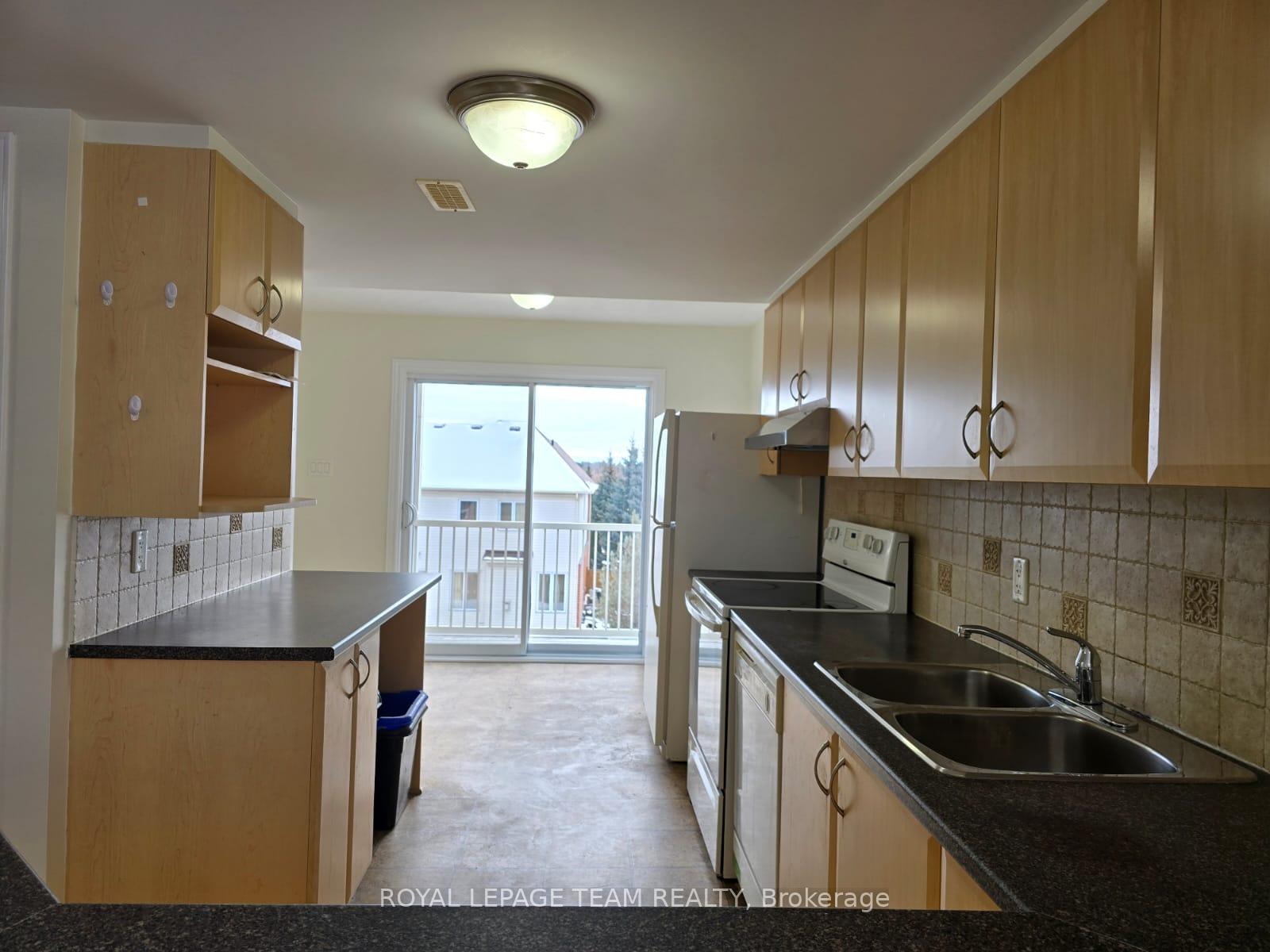 Photo 6 of Unit B, 592 Chapman Mills Drive, Ottawa, Barrhaven - Strandherd — HOMEH