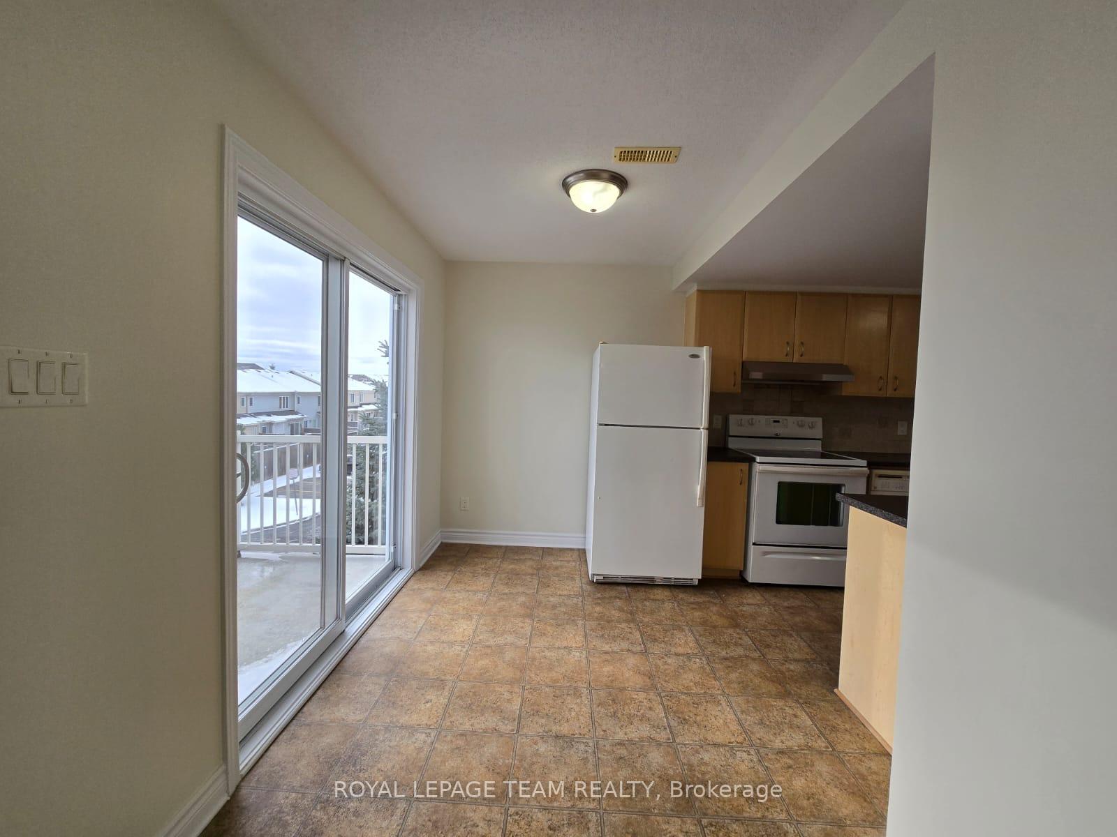 Photo 8 of Unit B, 592 Chapman Mills Drive, Ottawa, Barrhaven - Strandherd — HOMEH