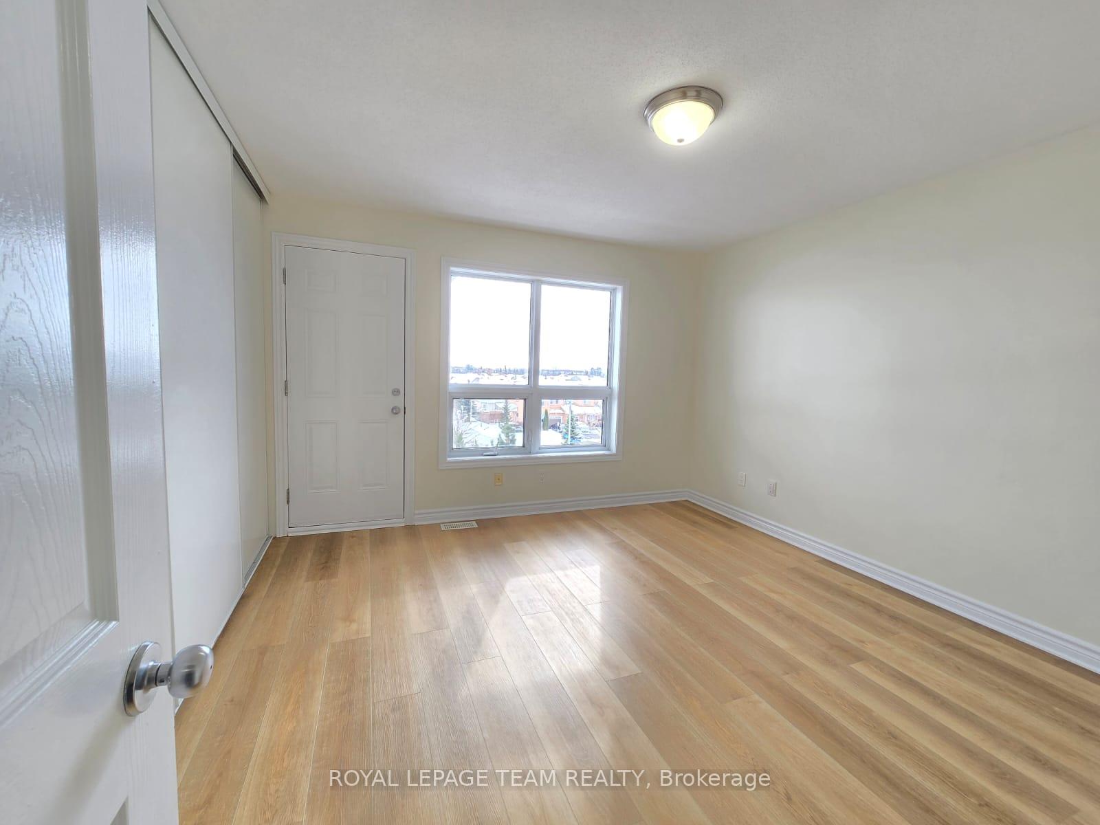 Photo 16 of Unit B, 592 Chapman Mills Drive, Ottawa, Barrhaven - Strandherd — HOMEH