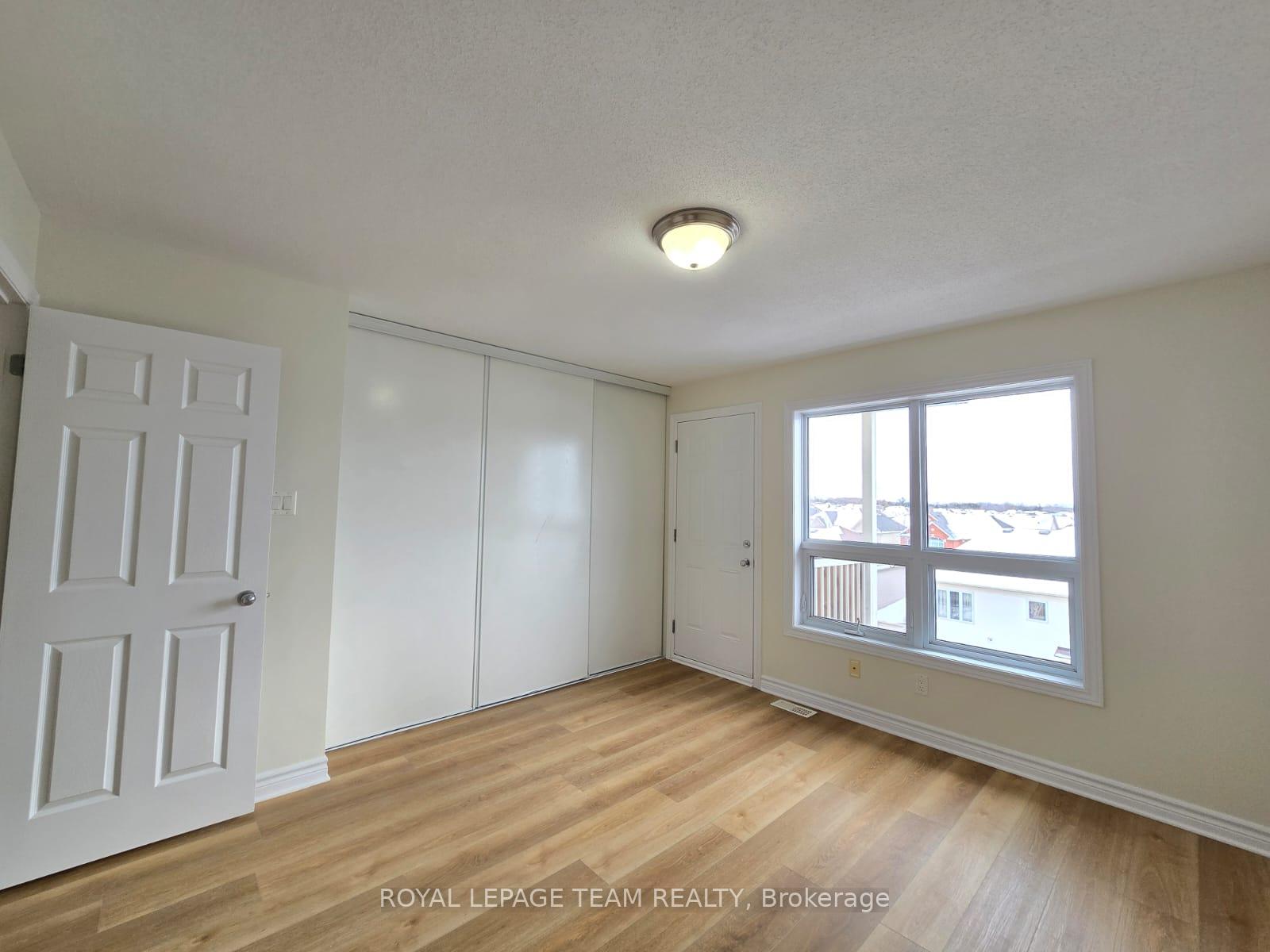 Photo 17 of Unit B, 592 Chapman Mills Drive, Ottawa, Barrhaven - Strandherd — HOMEH