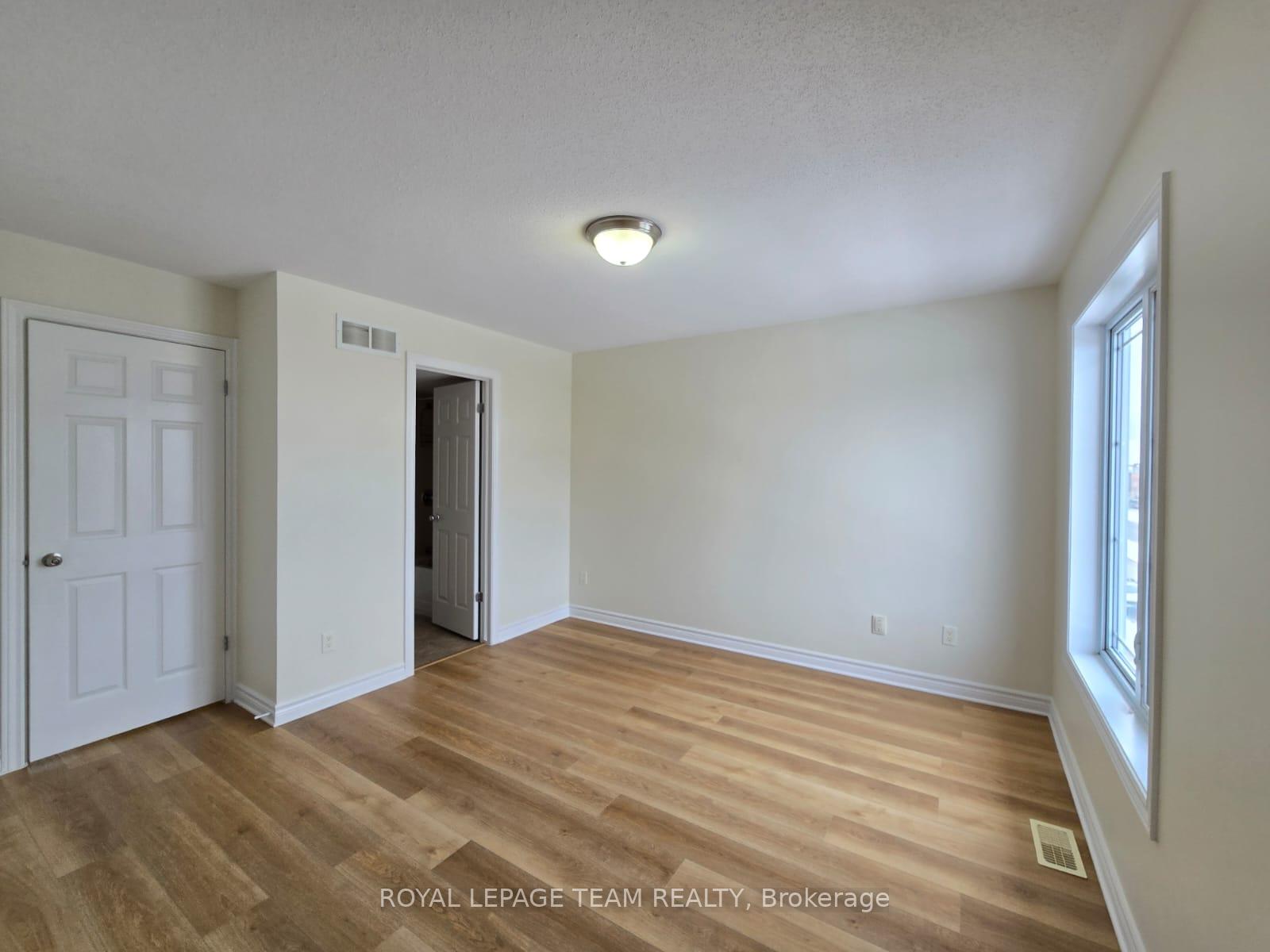 Photo 18 of Unit B, 592 Chapman Mills Drive, Ottawa, Barrhaven - Strandherd — HOMEH