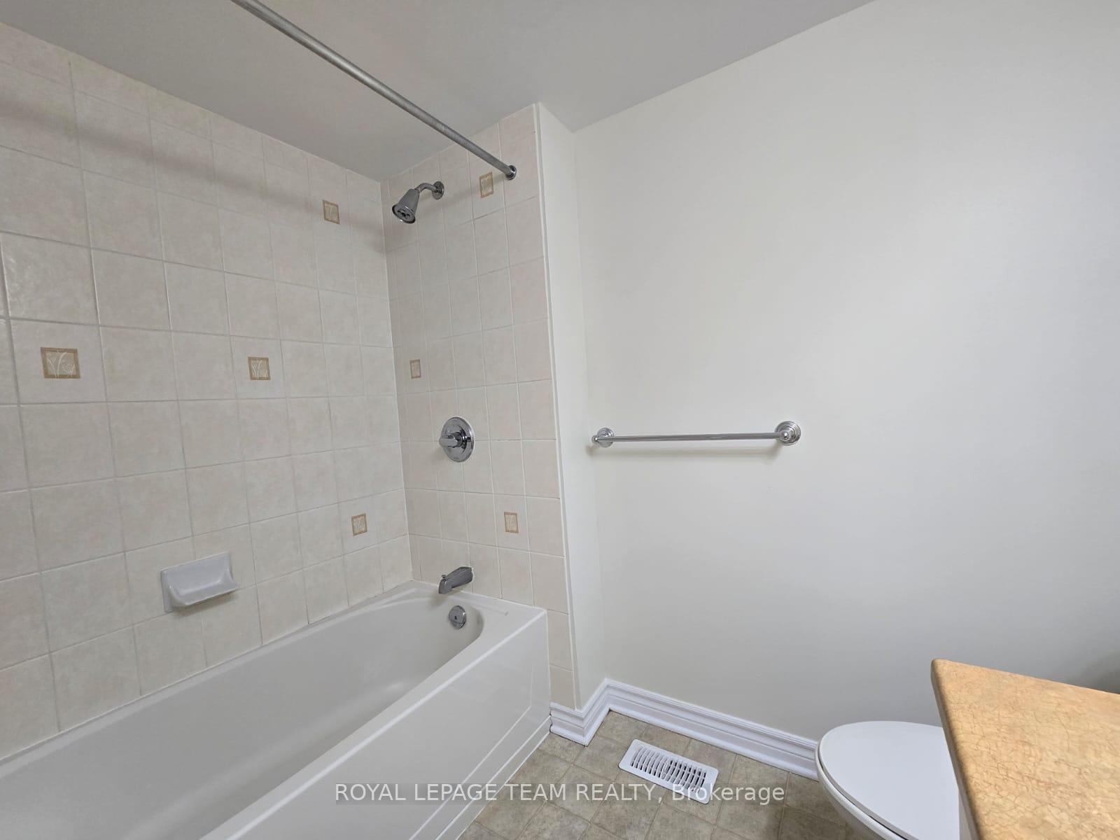 Photo 20 of Unit B, 592 Chapman Mills Drive, Ottawa, Barrhaven - Strandherd — HOMEH