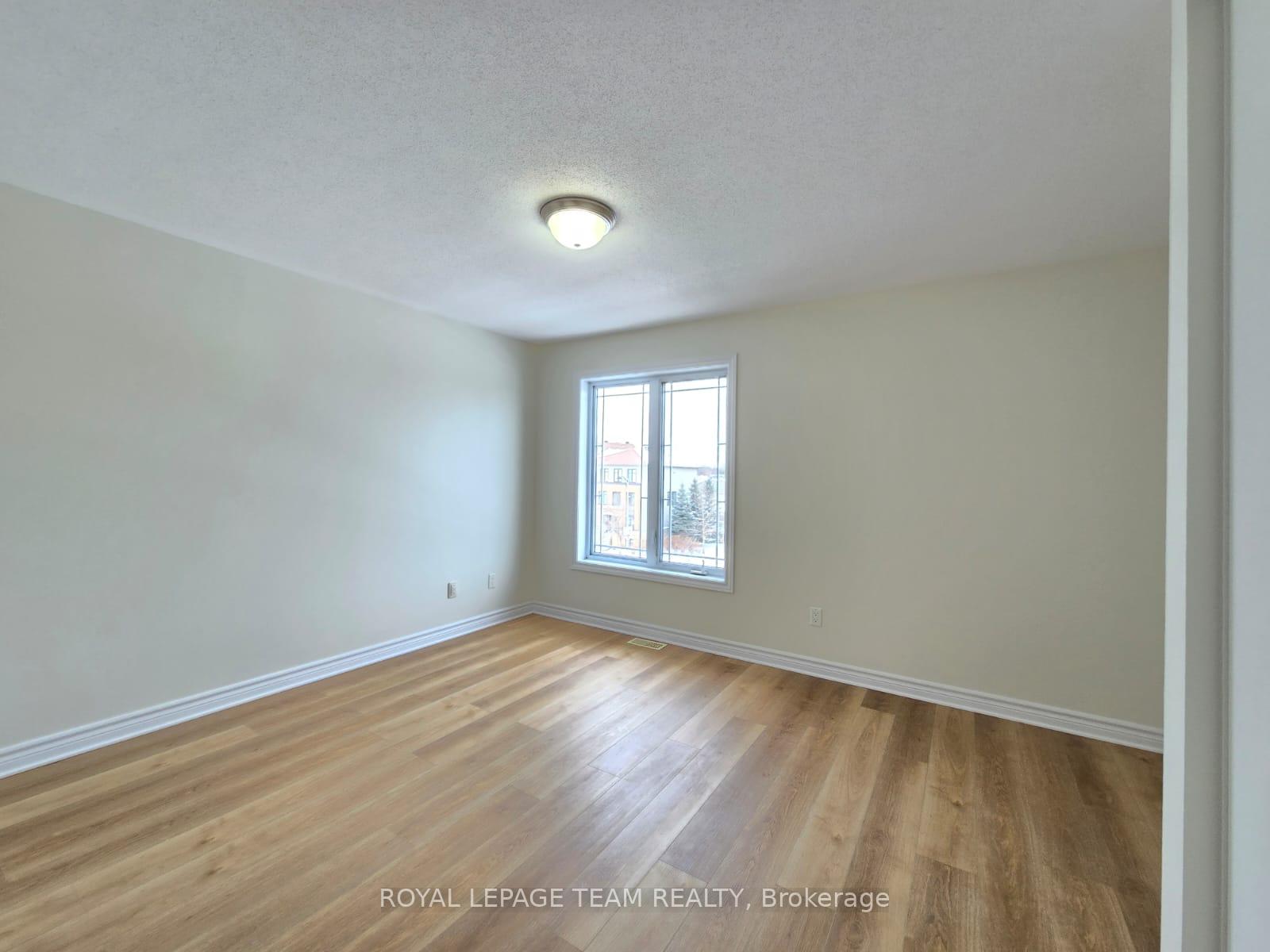 Photo 21 of Unit B, 592 Chapman Mills Drive, Ottawa, Barrhaven - Strandherd — HOMEH
