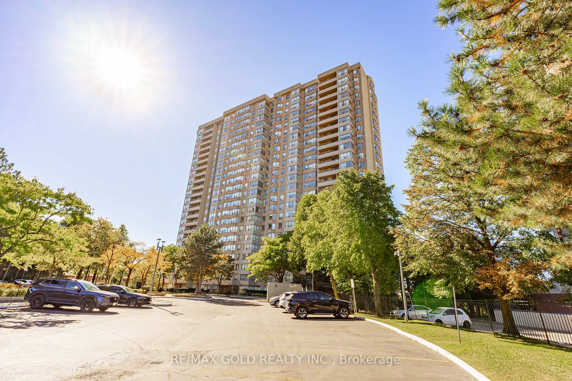 Front of Unit 403, 30 Malta Avenue