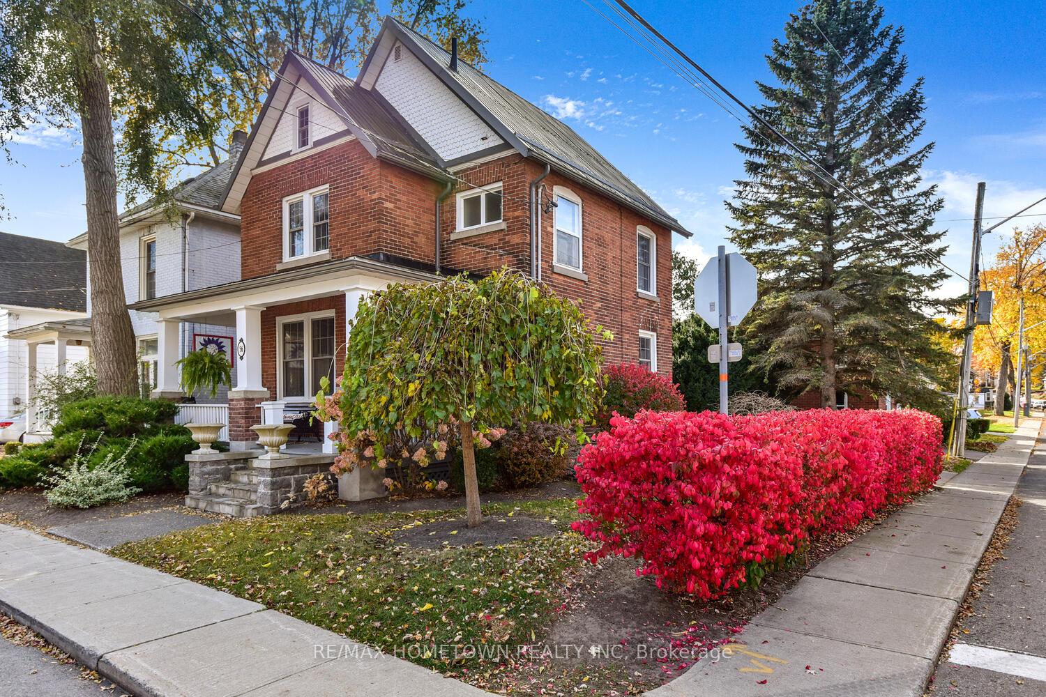 Photo 3 of 56 Murray Street, Brockville — HOMEH