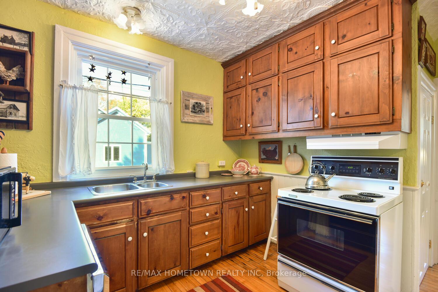 Photo 14 of 56 Murray Street, Brockville — HOMEH
