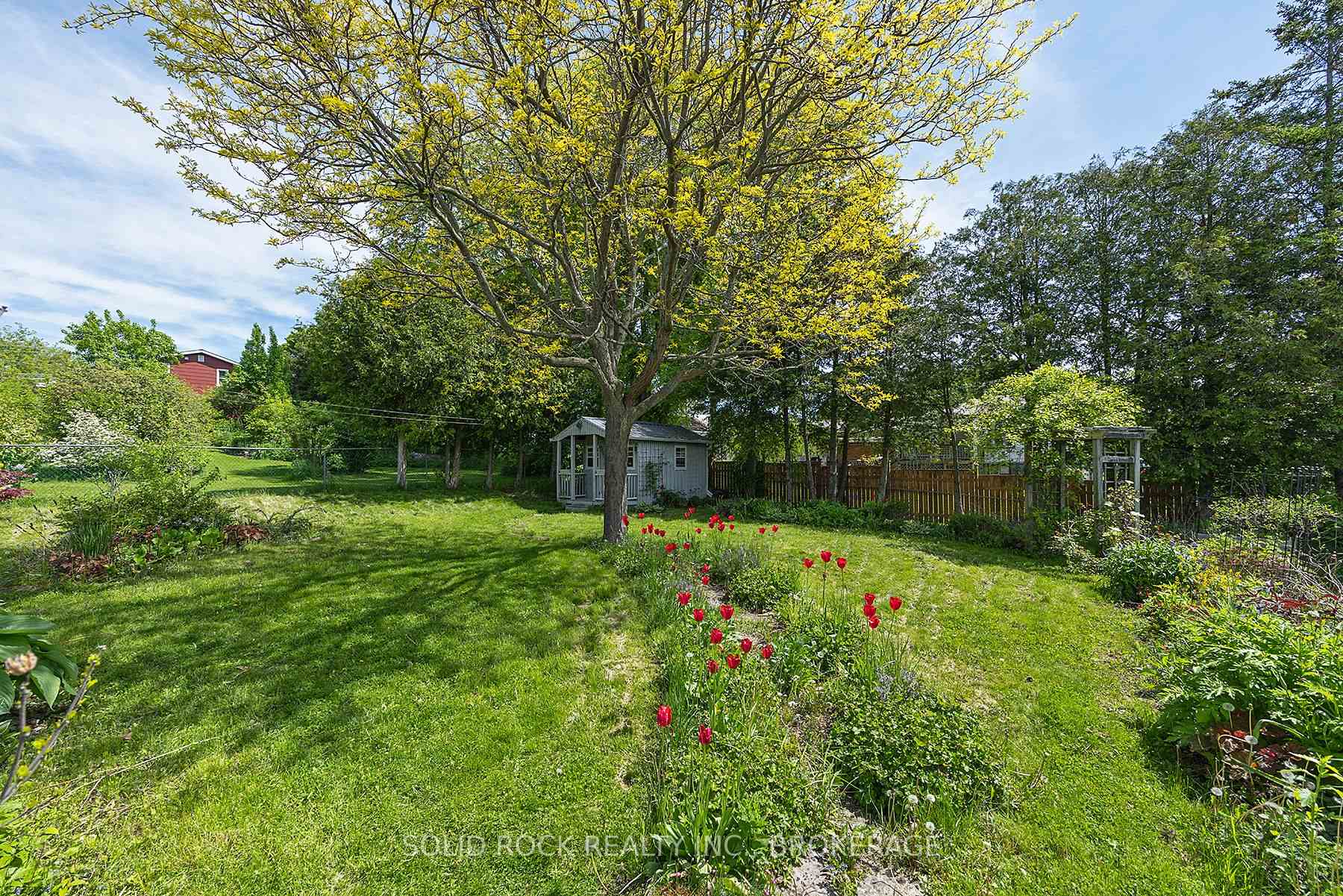 Photo 6 of 565 Queen Street, Gananoque — HOMEH