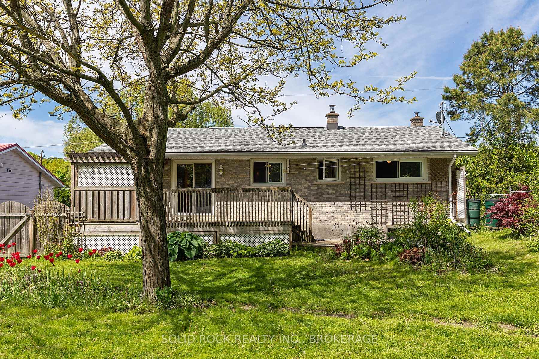 Photo 9 of 565 Queen Street, Gananoque — HOMEH