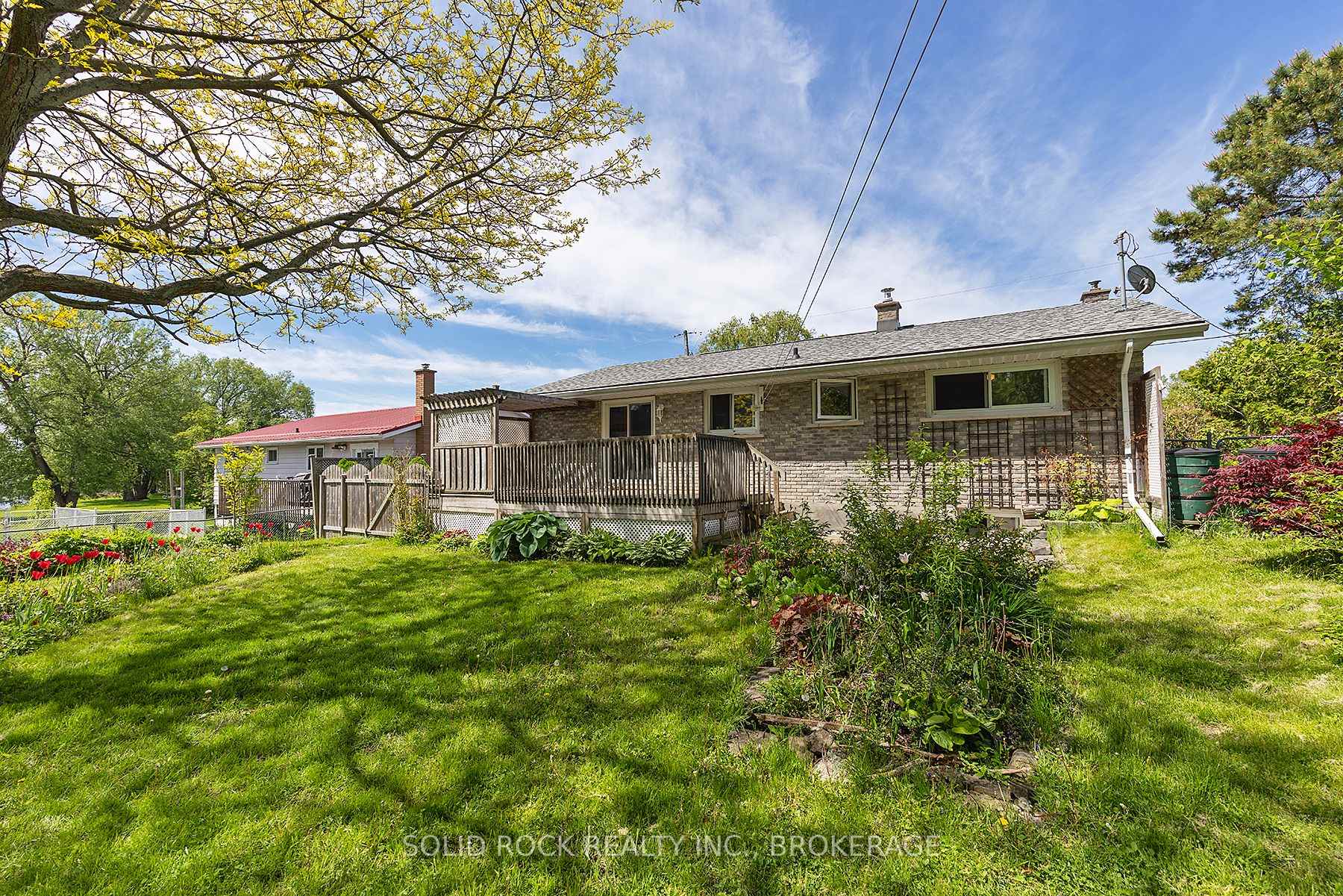Photo 10 of 565 Queen Street, Gananoque — HOMEH