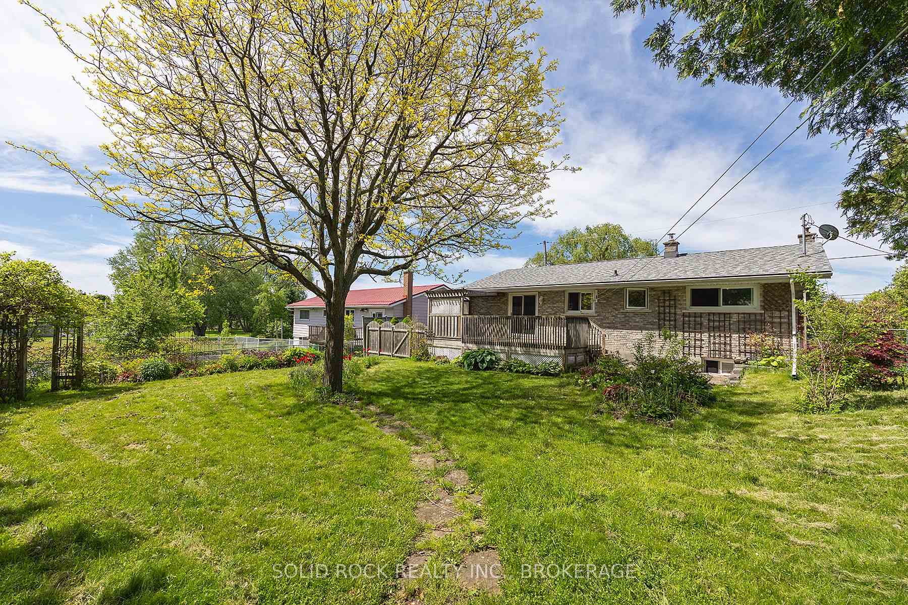 Photo 14 of 565 Queen Street, Gananoque — HOMEH