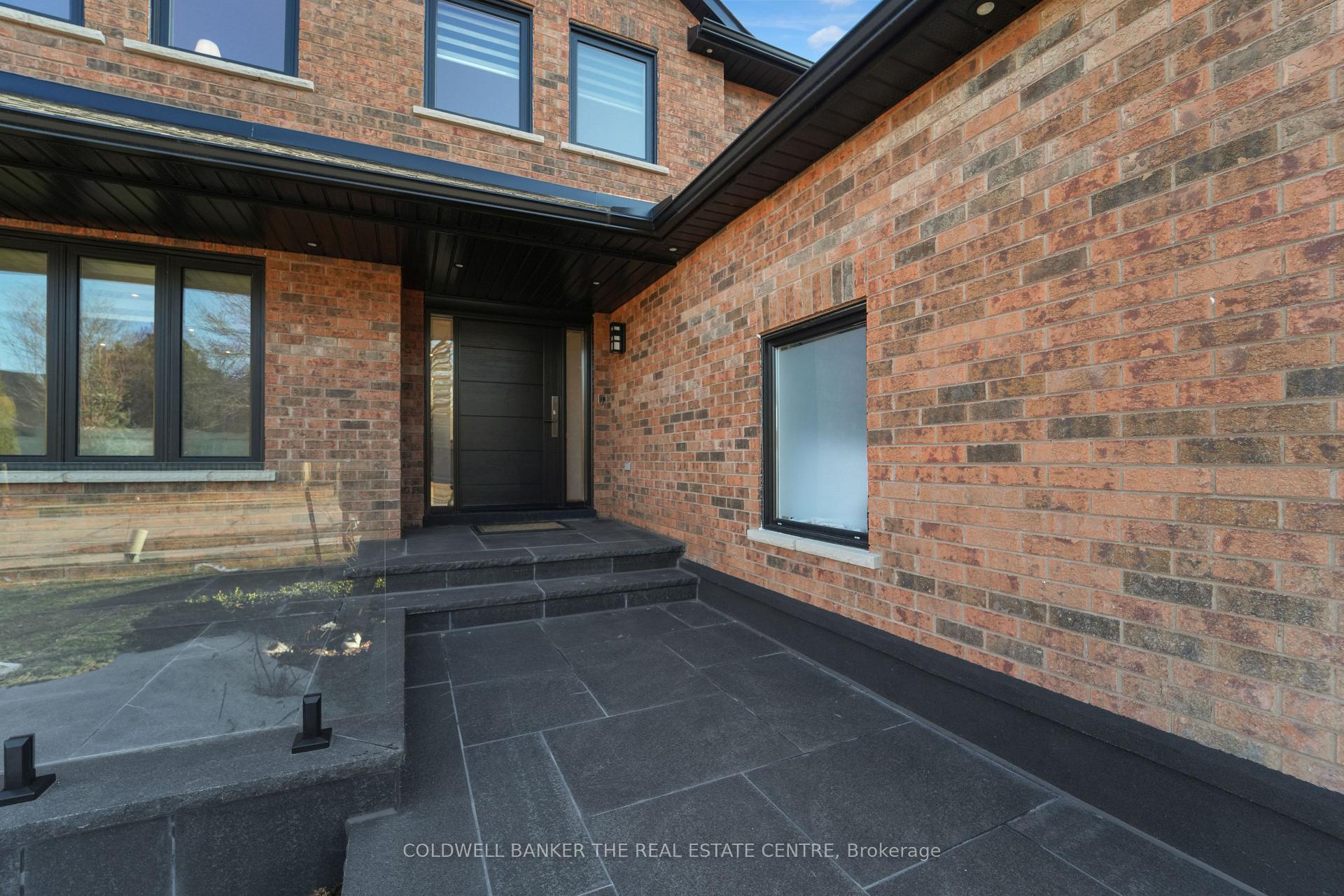 Photo 2 of 271 Aurora Heights Drive, Aurora, Aurora Heights — HOMEH