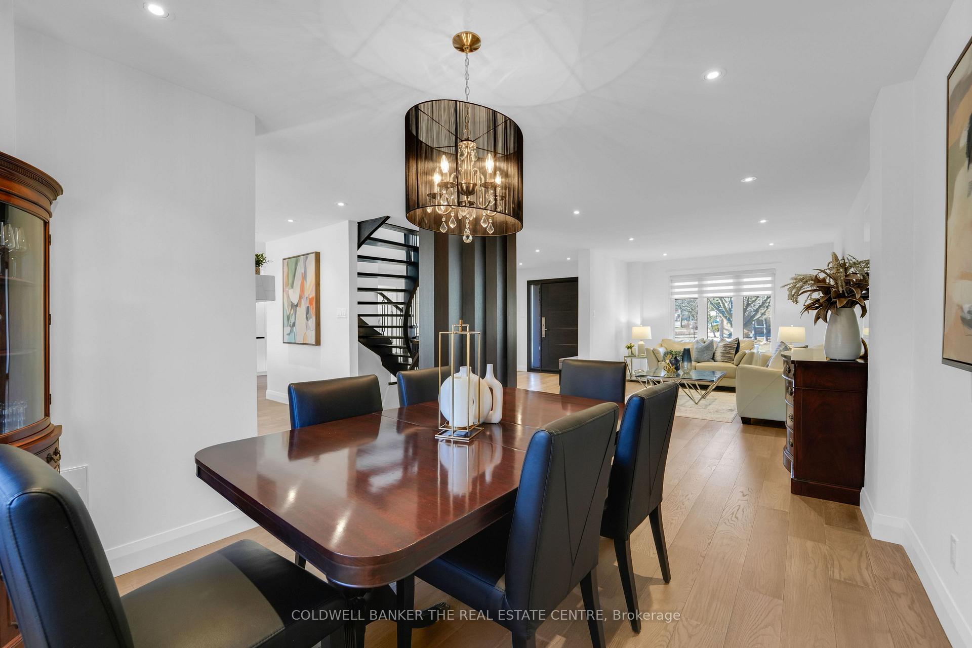 Photo 5 of 271 Aurora Heights Drive, Aurora, Aurora Heights — HOMEH