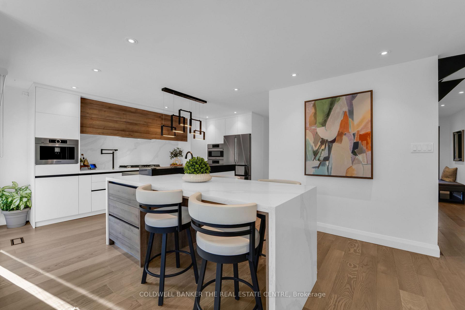 Photo 8 of 271 Aurora Heights Drive, Aurora, Aurora Heights — HOMEH