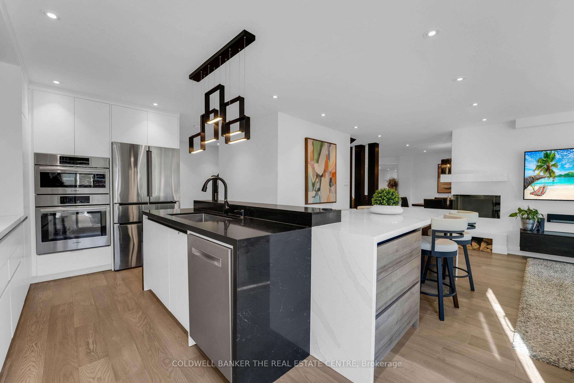 Photo 10 of 271 Aurora Heights Drive, Aurora, Aurora Heights — HOMEH