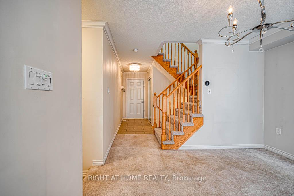 Photo 4 of 34 Enford Crescent, Brampton, Northwest Brampton — HOMEH