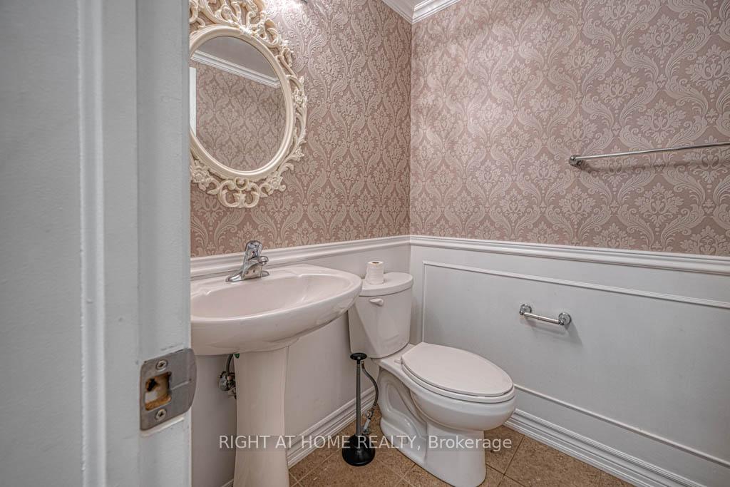 Photo 10 of 34 Enford Crescent, Brampton, Northwest Brampton — HOMEH