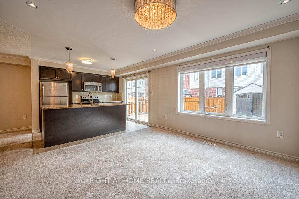 Photo 12 of 34 Enford Crescent, Brampton, Northwest Brampton — HOMEH