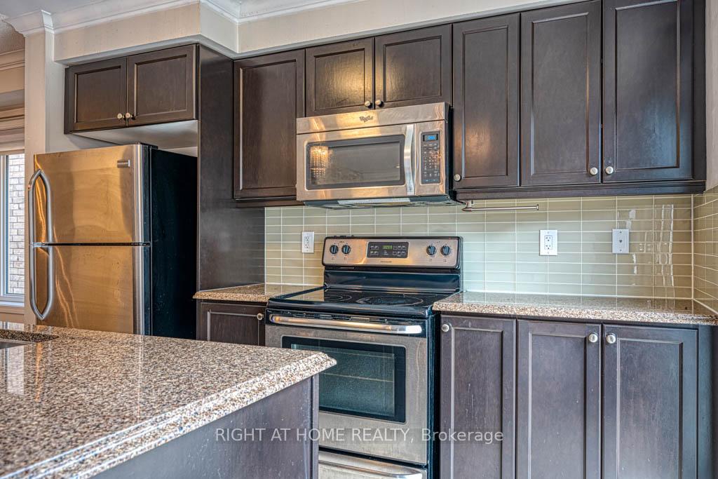 Photo 14 of 34 Enford Crescent, Brampton, Northwest Brampton — HOMEH