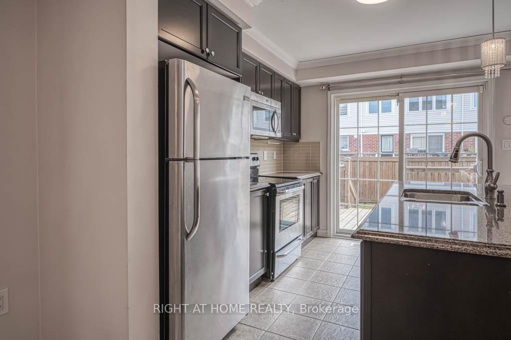 Photo 16 of 34 Enford Crescent, Brampton, Northwest Brampton — HOMEH