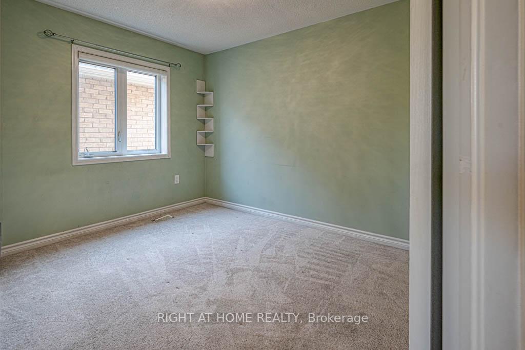 Photo 21 of 34 Enford Crescent, Brampton, Northwest Brampton — HOMEH