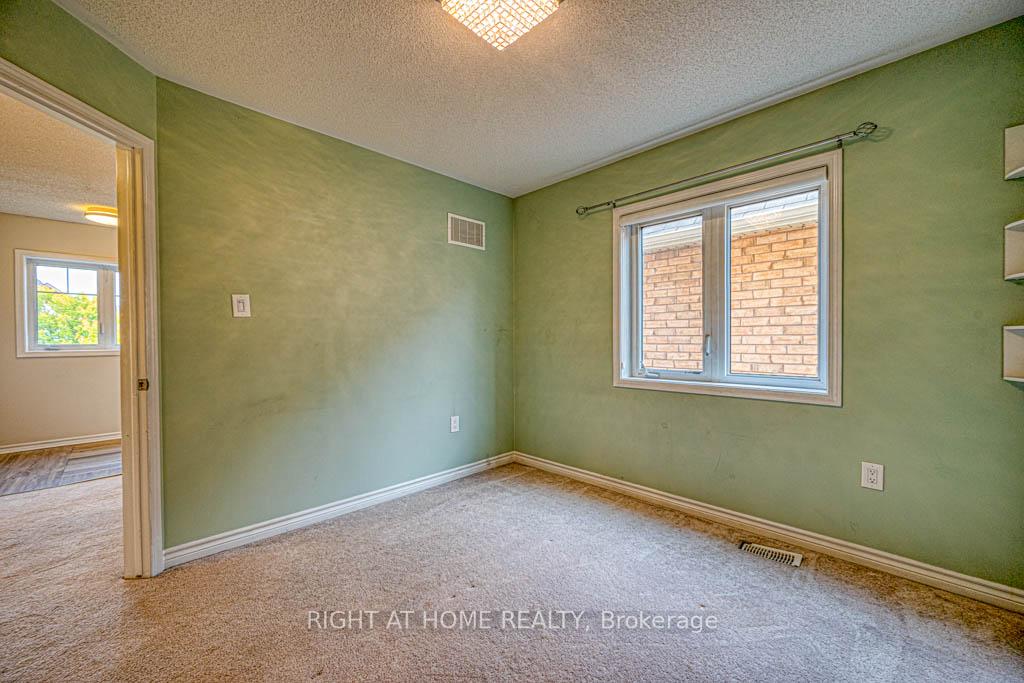 Photo 23 of 34 Enford Crescent, Brampton, Northwest Brampton — HOMEH