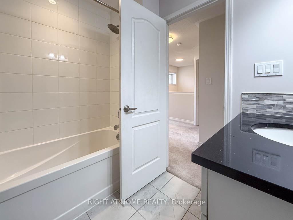 Photo 29 of 34 Enford Crescent, Brampton, Northwest Brampton — HOMEH
