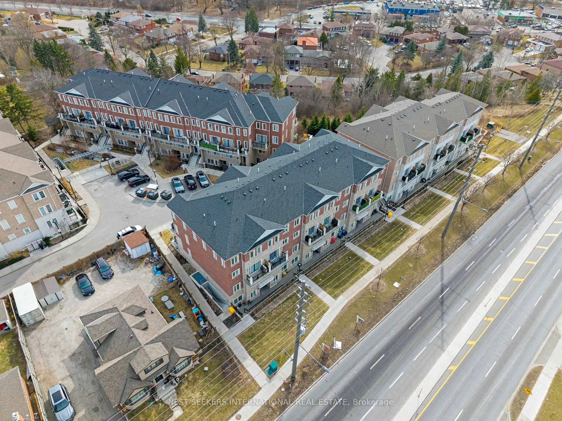 Photo 2 of Unit C07, 26 Bruce Street, Vaughan, East Woodbridge — HOMEH
