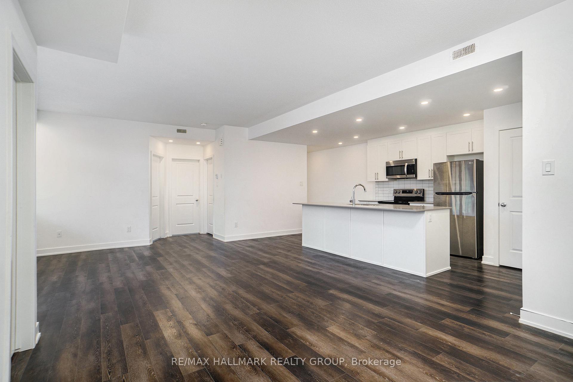Photo 5 of Unit F, 380 Rolling Meadow Crescent, Ottawa, Mer Bleue/Bradley Estates/Anderson Park — HOMEH