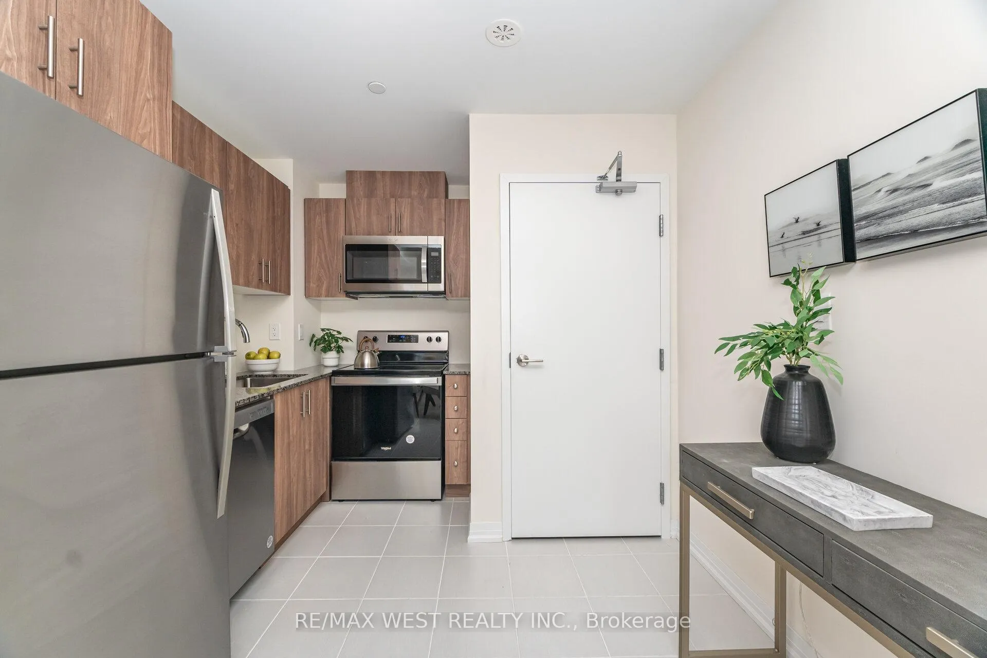 Photo 5 of Unit 27, 165 Tapscott Road N, Scarborough, Malvern — HOMEH