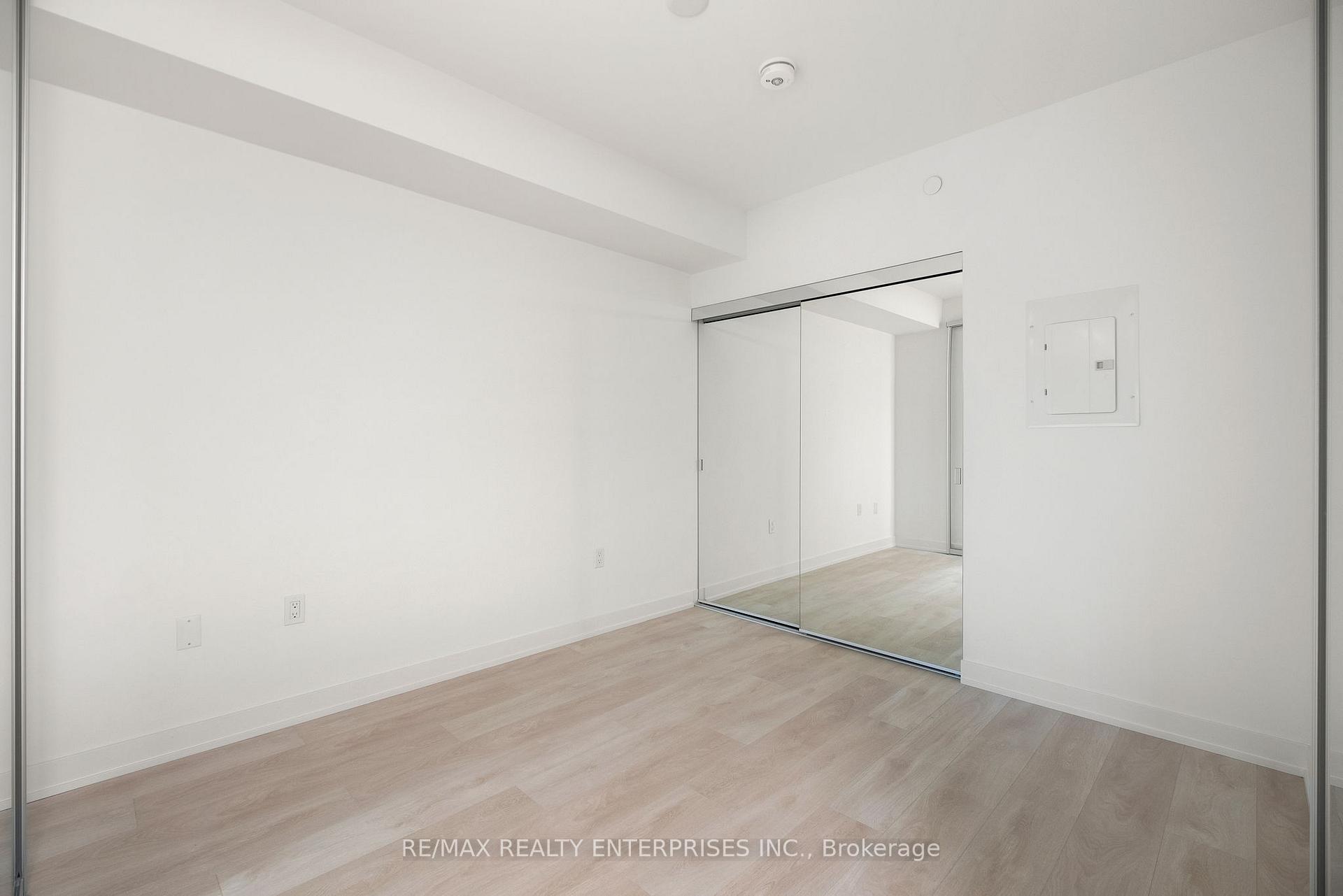 Photo 3 of Unit 516, 127 Broadway Avenue, Toronto, Mount Pleasant West — HOMEH