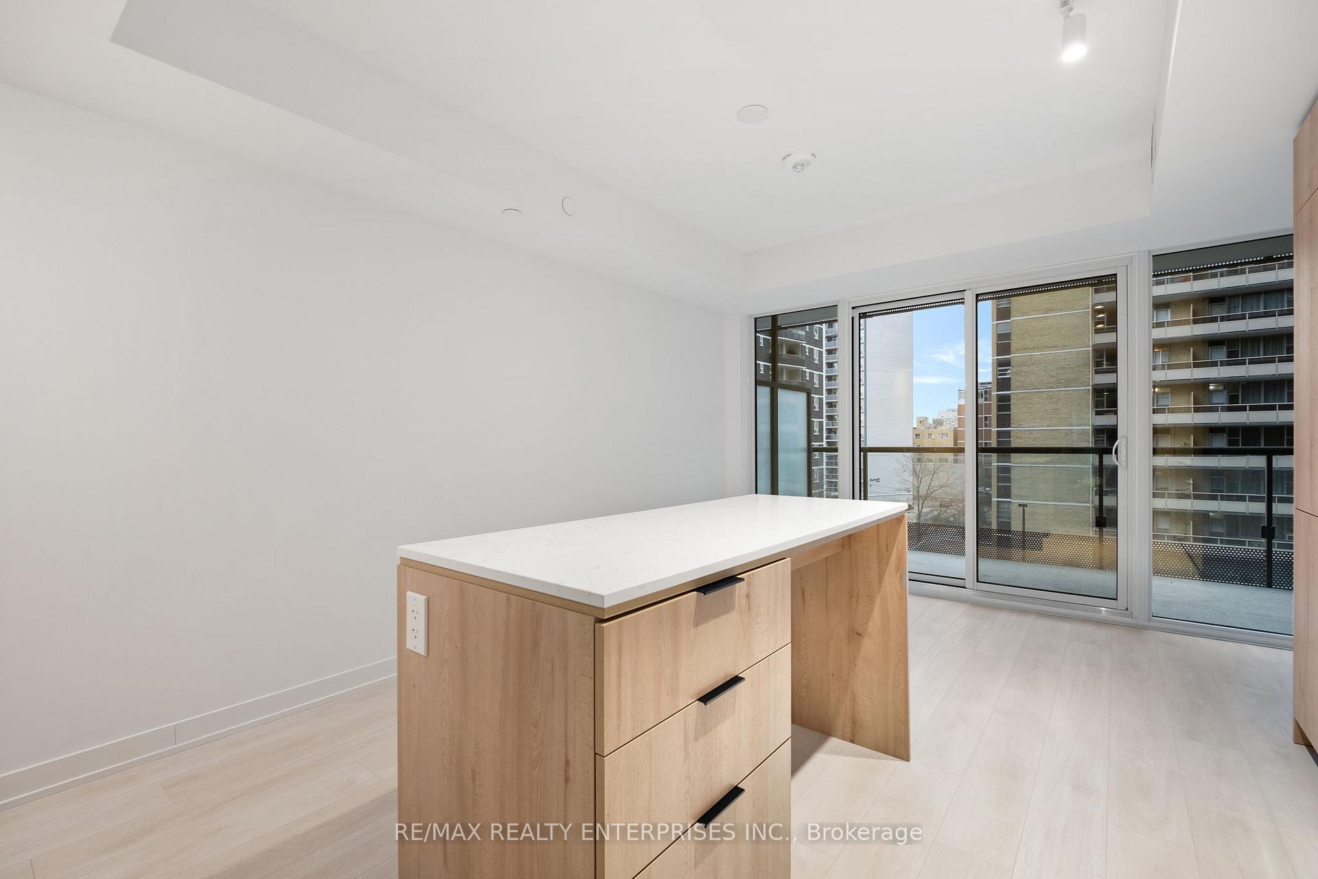 Photo 6 of Unit 516, 127 Broadway Avenue, Toronto, Mount Pleasant West — HOMEH