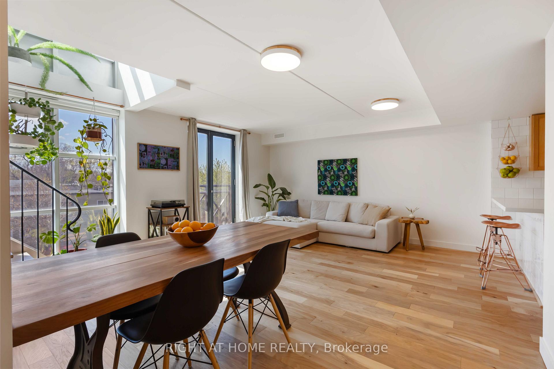 Photo 2 of Unit 202, 214 Main Street, Toronto, East End-Danforth — HOMEH