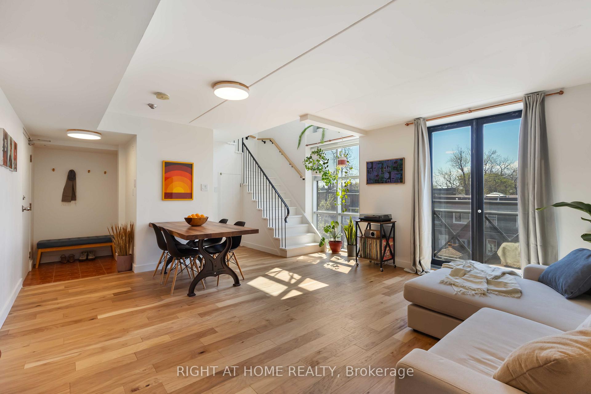 Photo 3 of Unit 202, 214 Main Street, Toronto, East End-Danforth — HOMEH